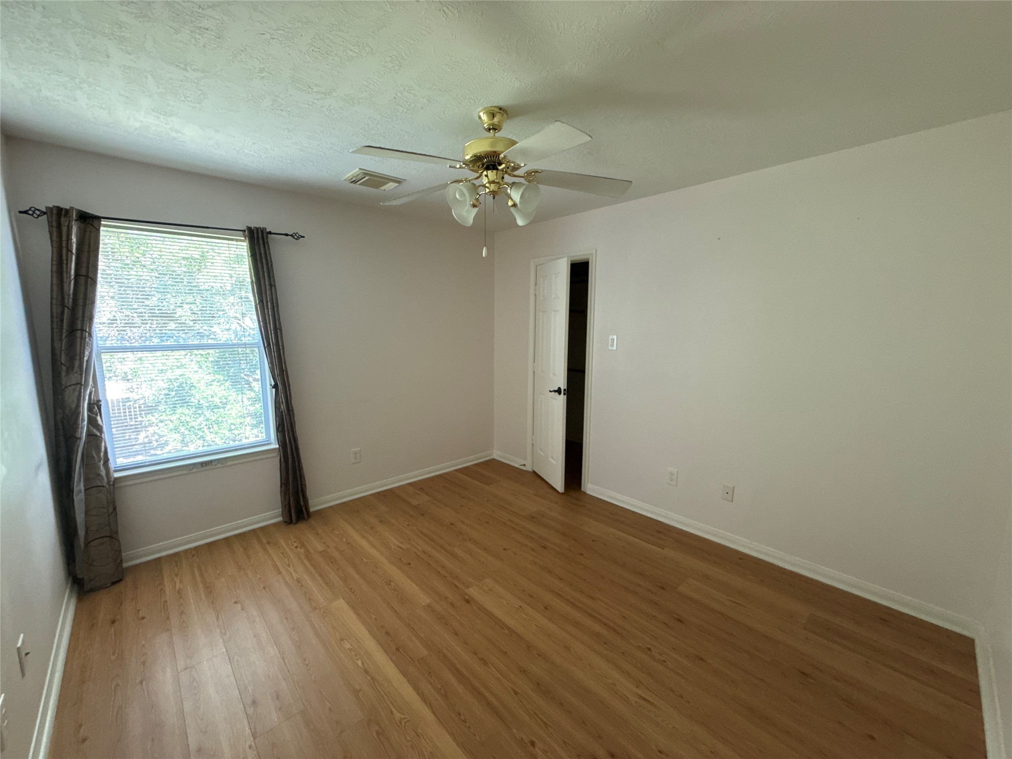 7819 Blue Stream Court Property Photo 14