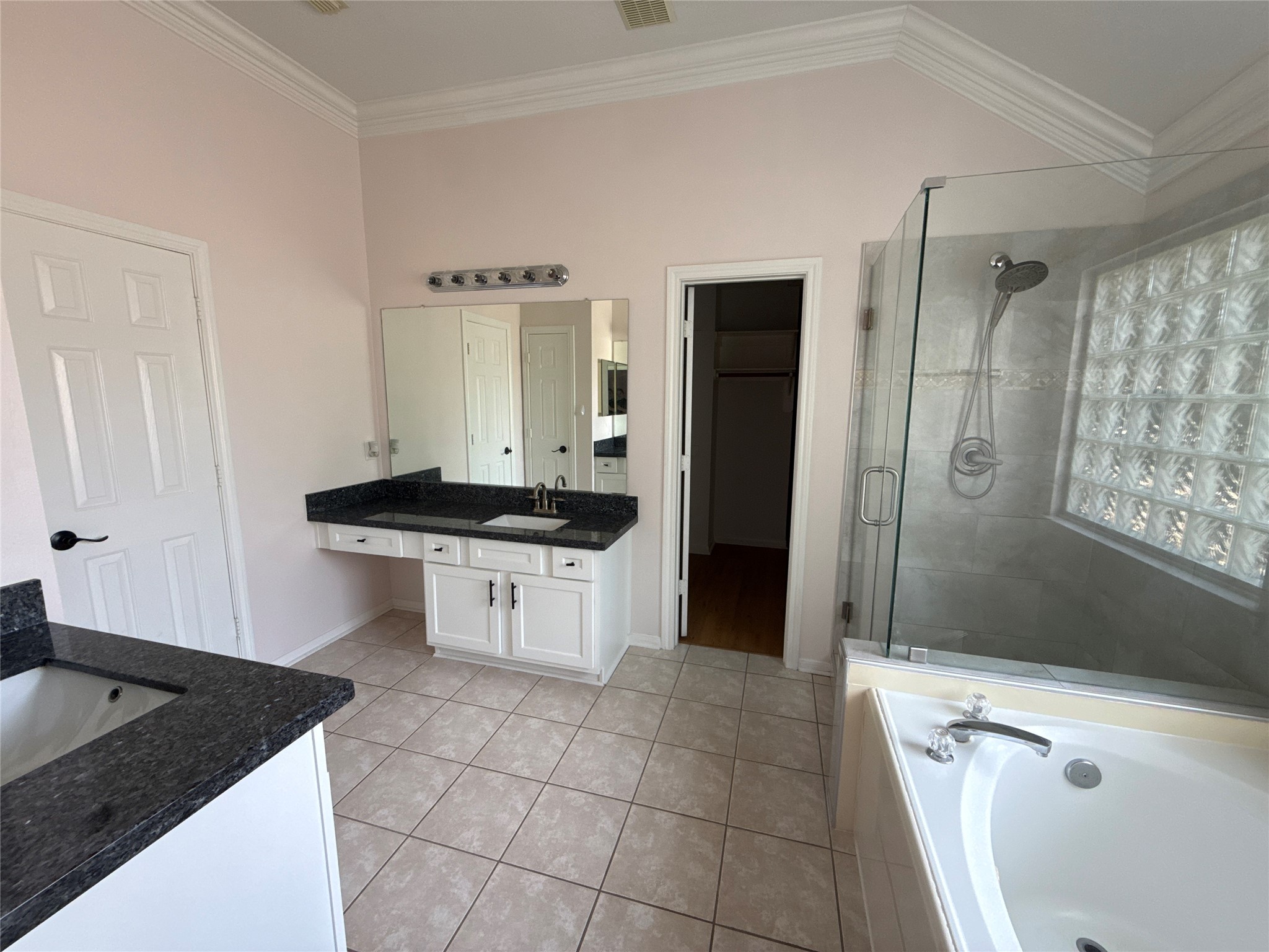 7819 Blue Stream Court Property Photo 16
