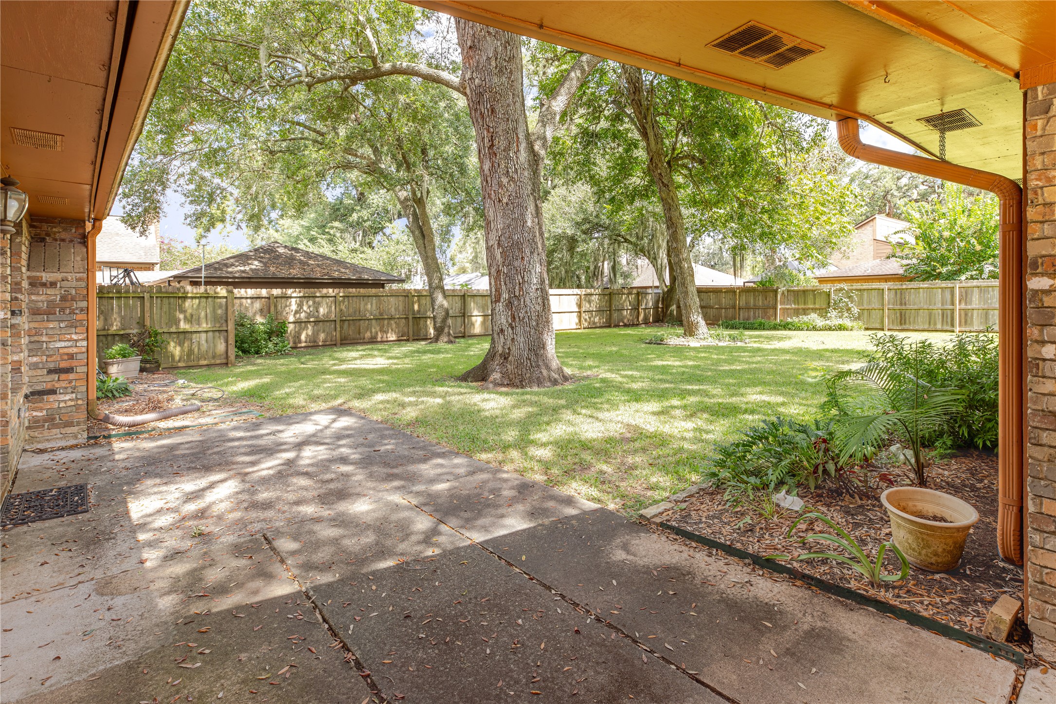 118 Arrowwood Street Property Photo 10