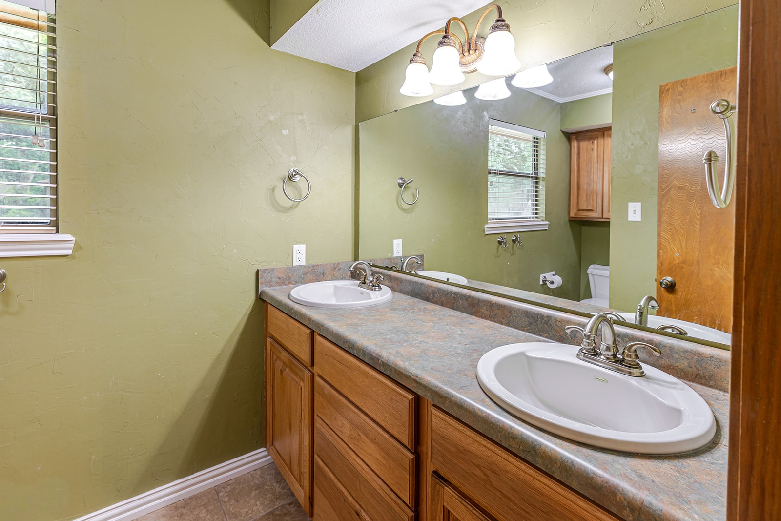 118 Arrowwood Street Property Photo 34