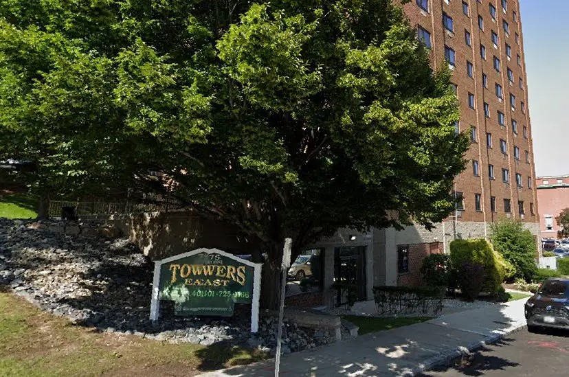 75 East Avenue Property Photo 3