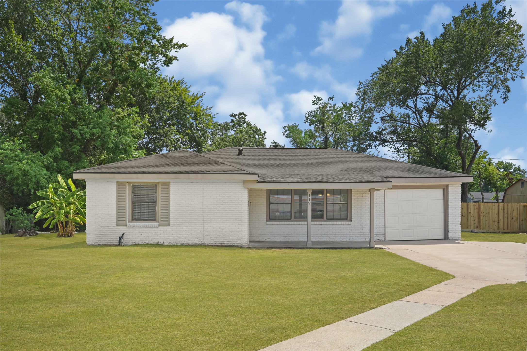 119 West Avenue Property Photo 2