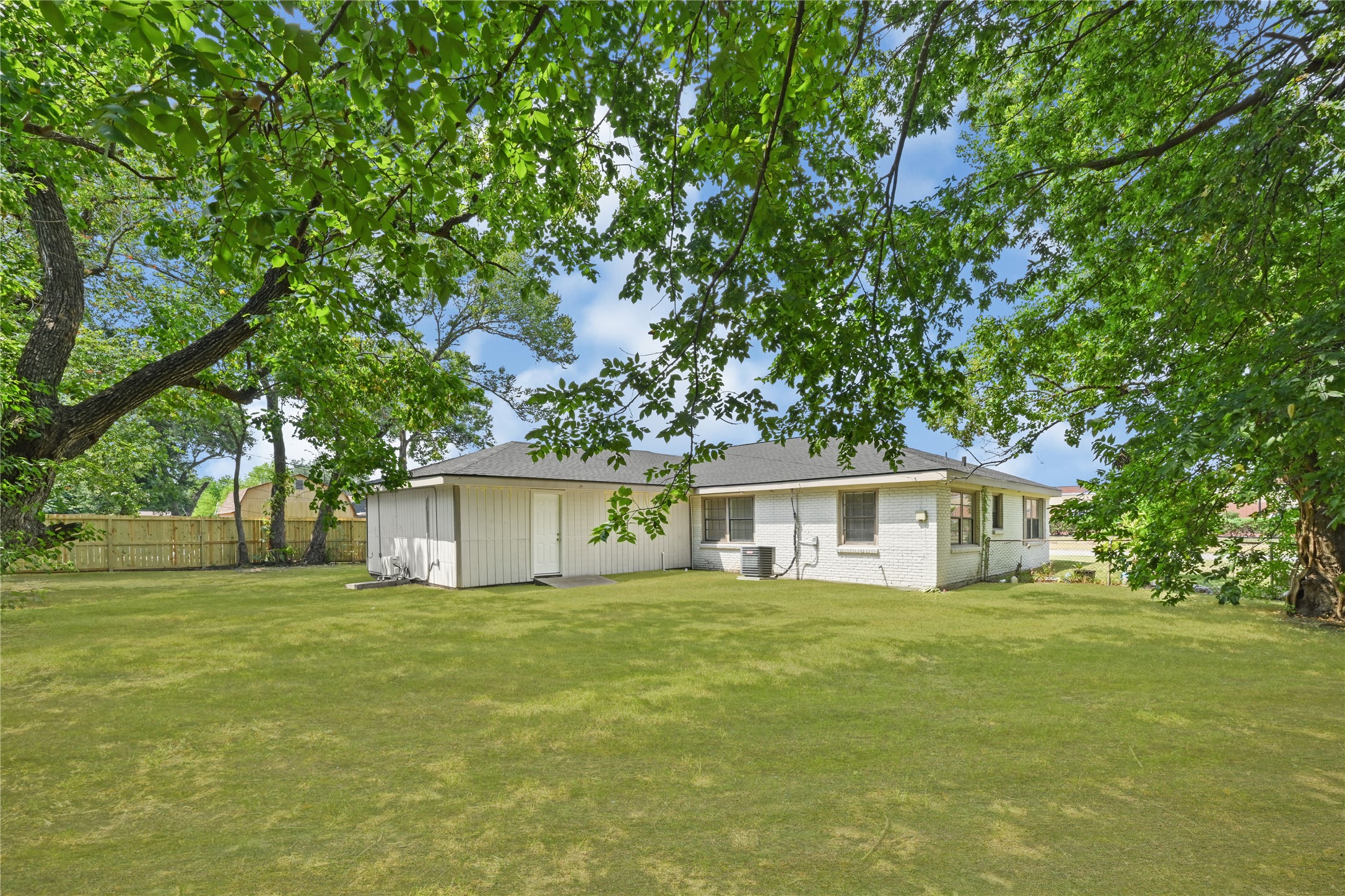 119 West Avenue Property Photo 23