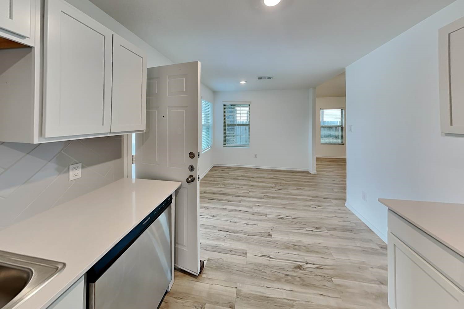 18727 Faustina Way Property Photo 6