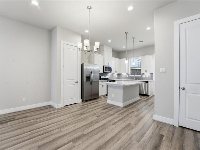 9020 Lonestar River Lane Property Photo 4