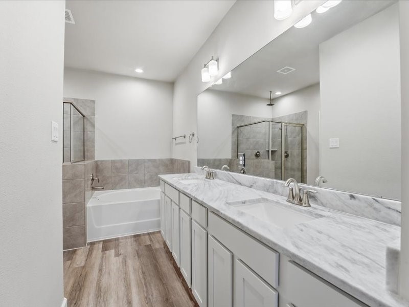 9020 Lonestar River Lane Property Photo 10