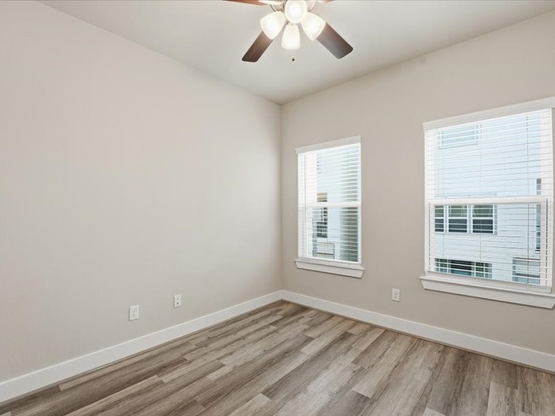 9020 Lonestar River Lane Property Photo 14