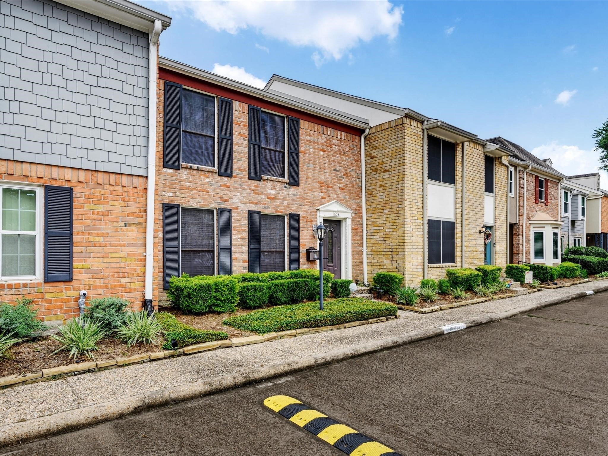 1653 W Sam Houston Parkway S Property Photo 3