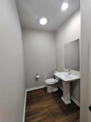 5670 Shadowbend Circle W 103 Property Photo 2