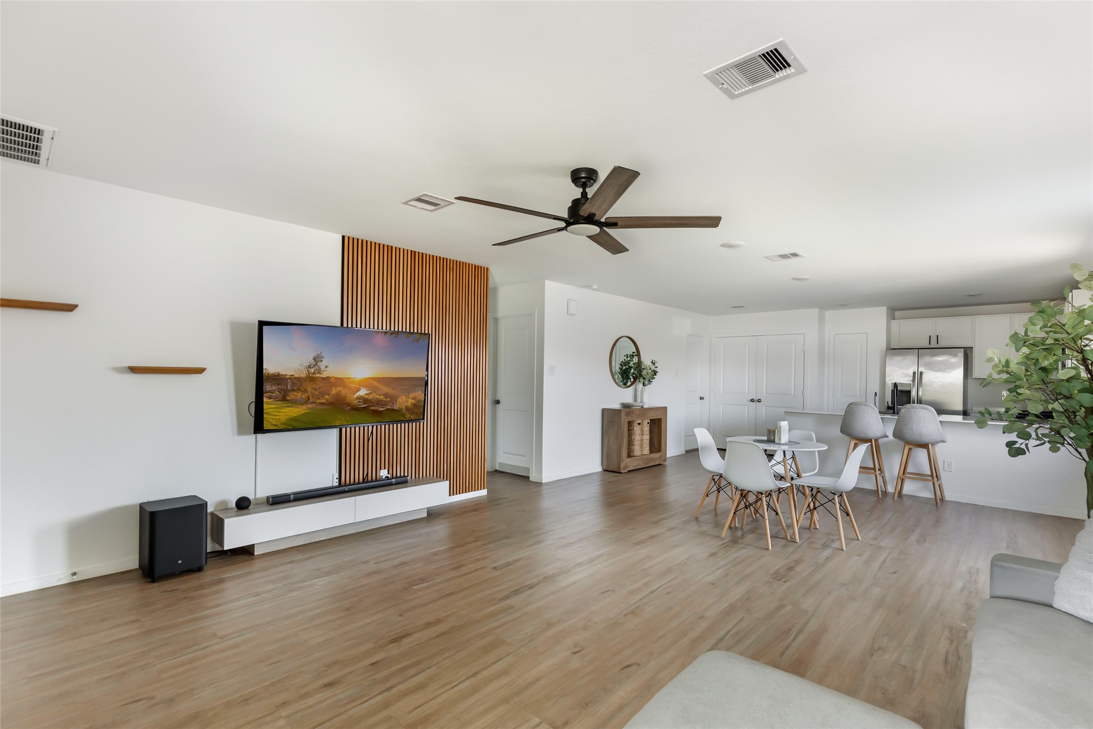 18671 Cepagatti Dr Property Photo 4
