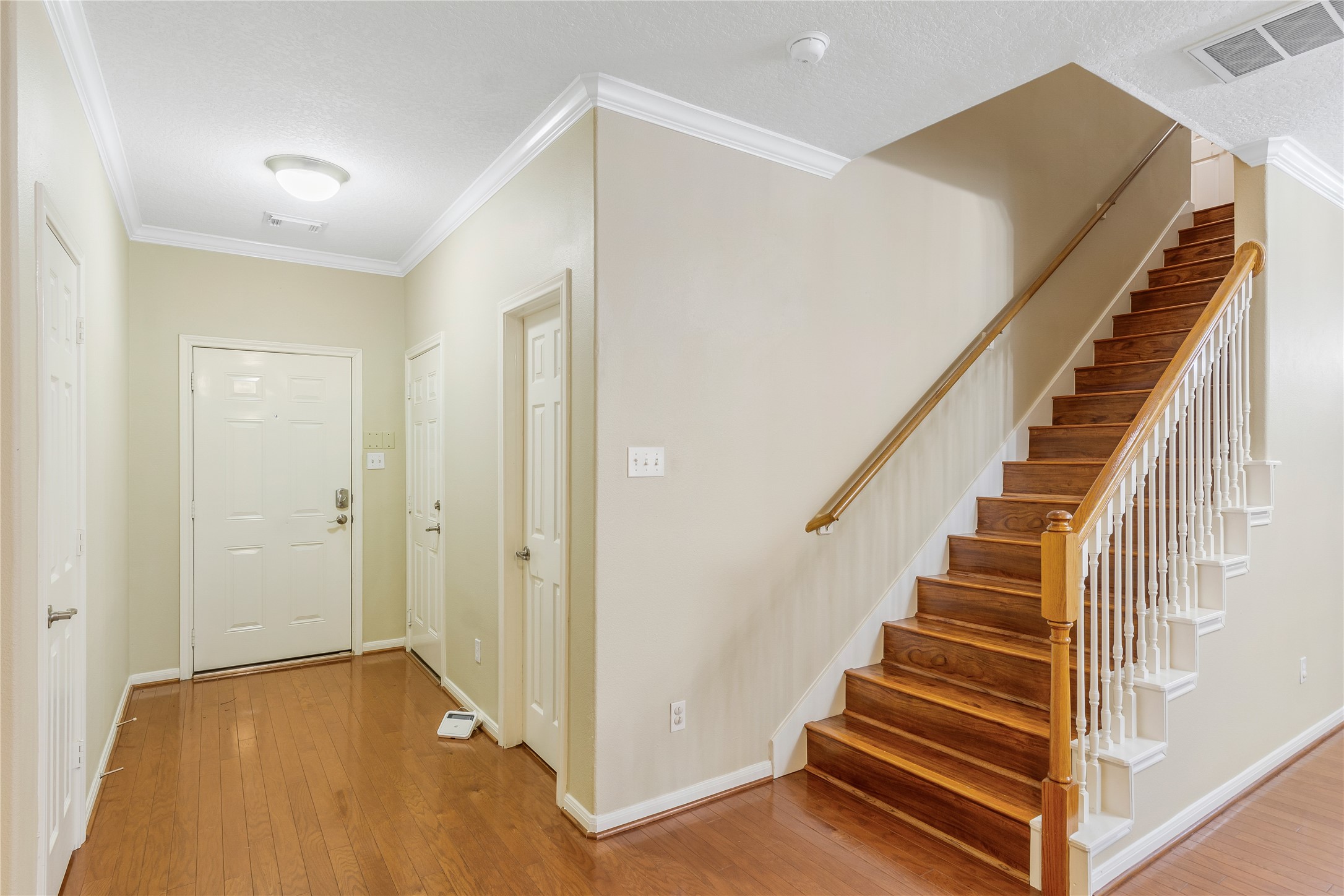 1430 W 24th Street Property Photo 5