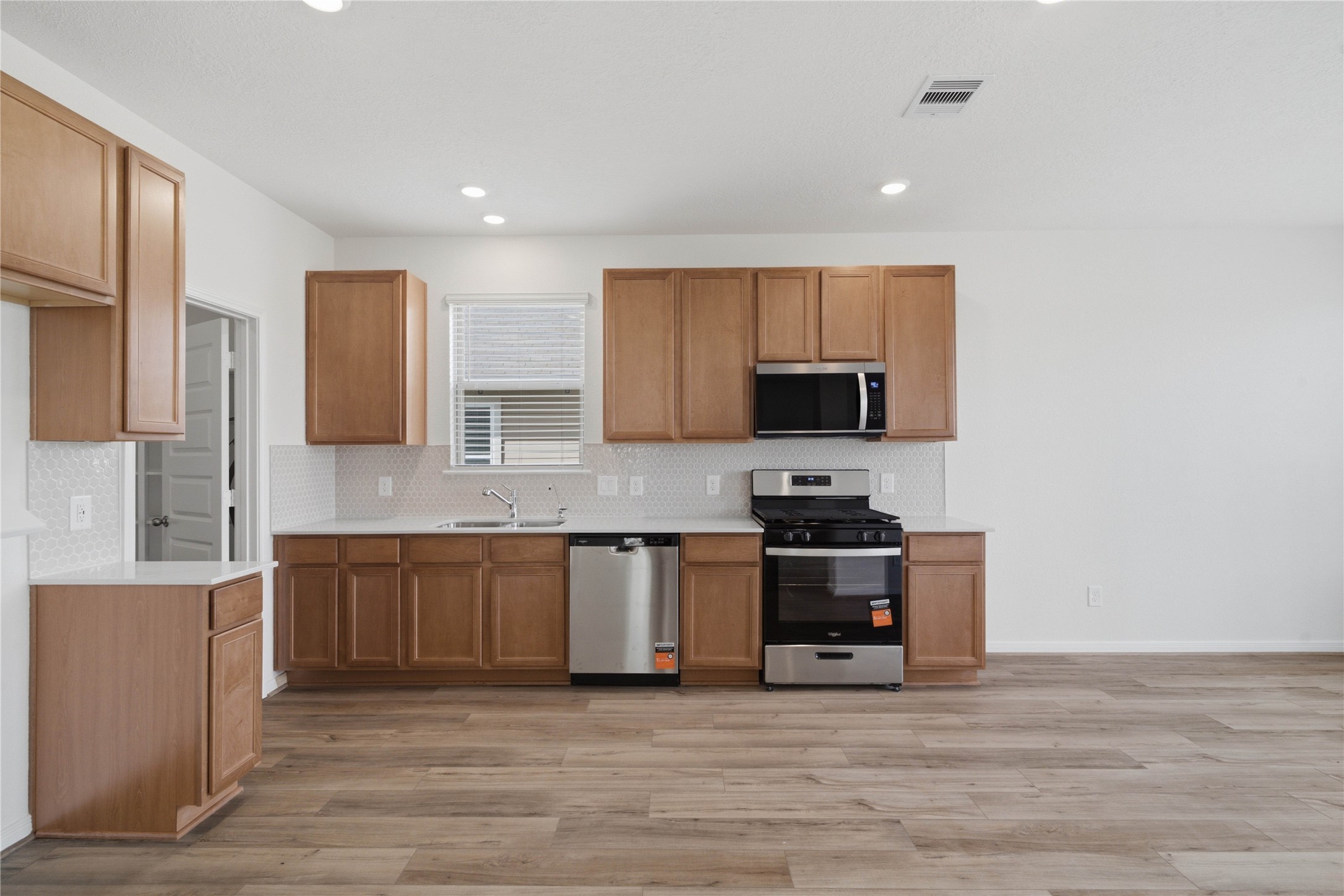 22866 Fulton Landing Drive Property Photo 9