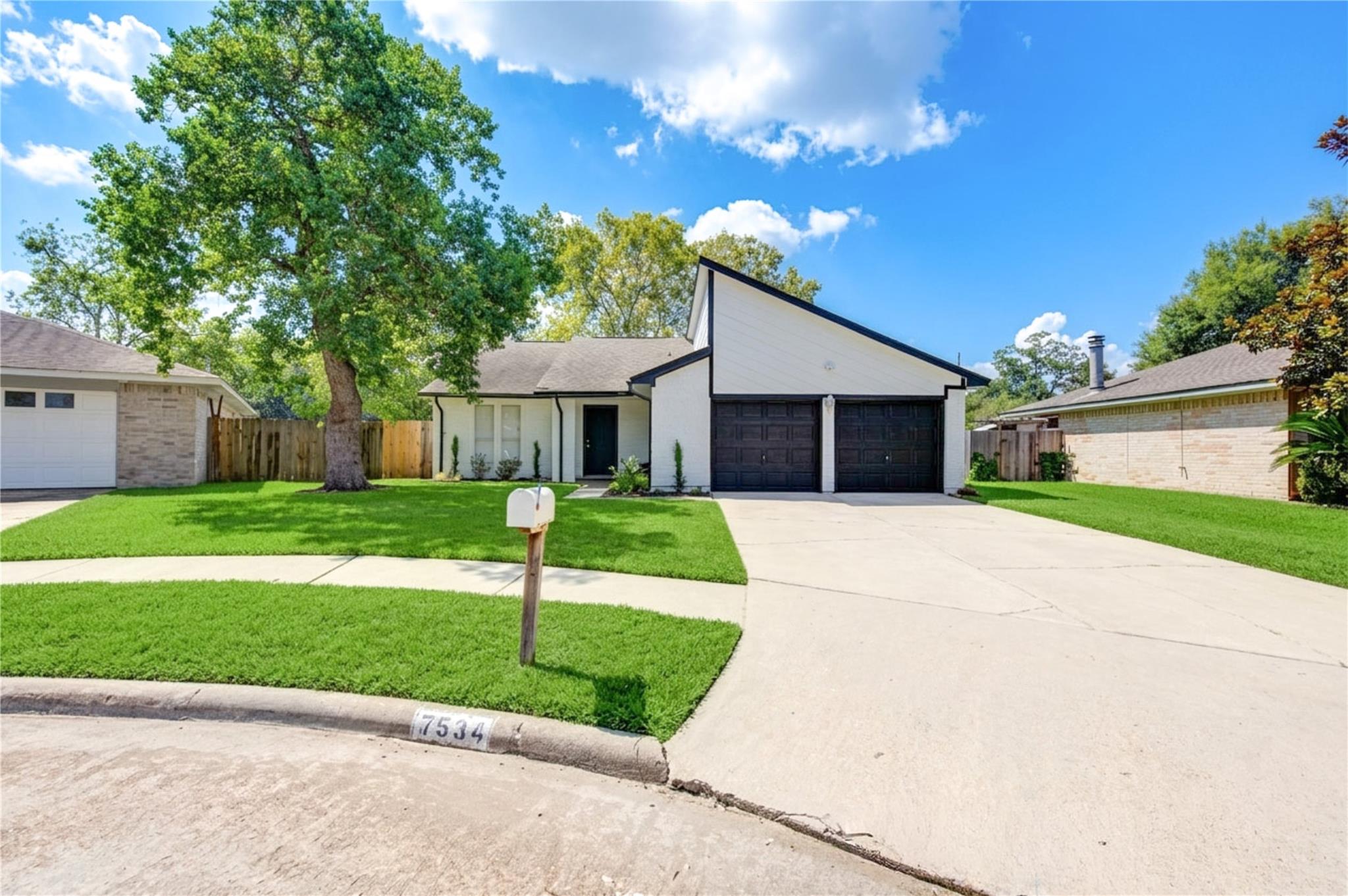 7534 Londres Drive, Houston TX 77083 Property Photo 1