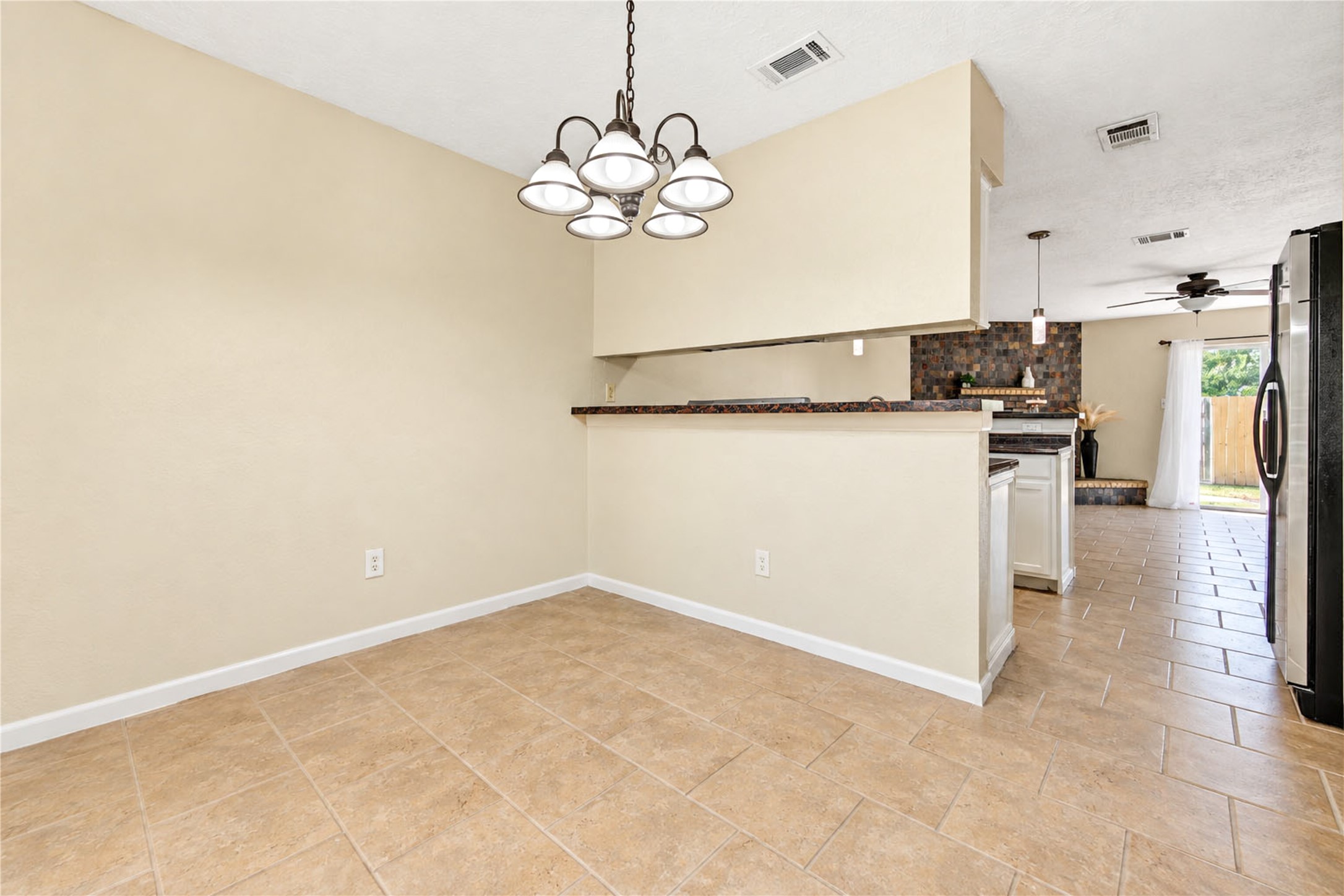 7534 Londres Drive Property Photo 6