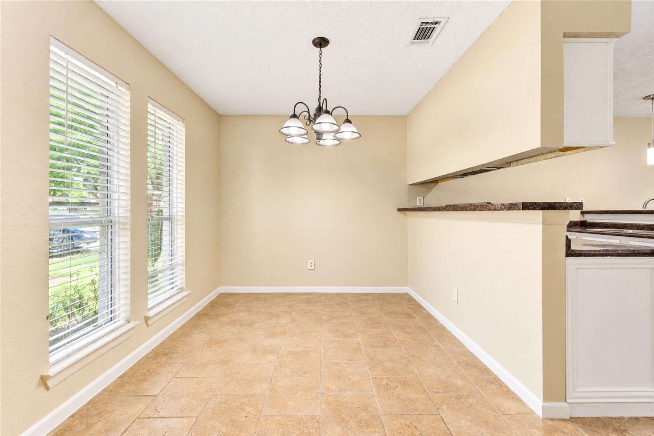 7534 Londres Drive Property Photo 7