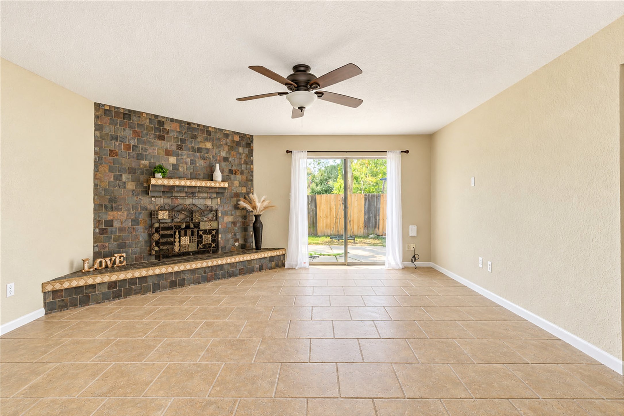 7534 Londres Drive Property Photo 13