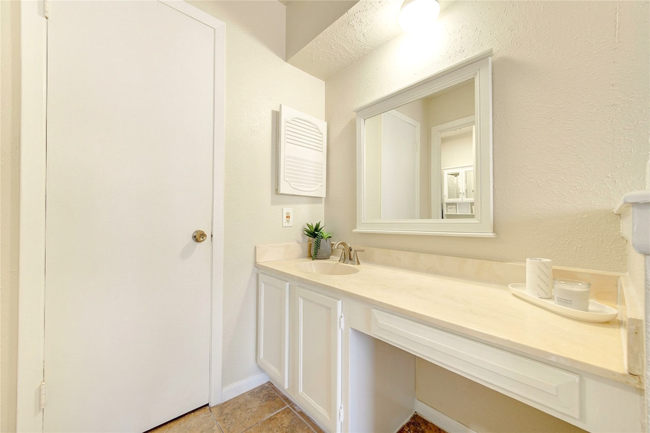 7534 Londres Drive Property Photo 20