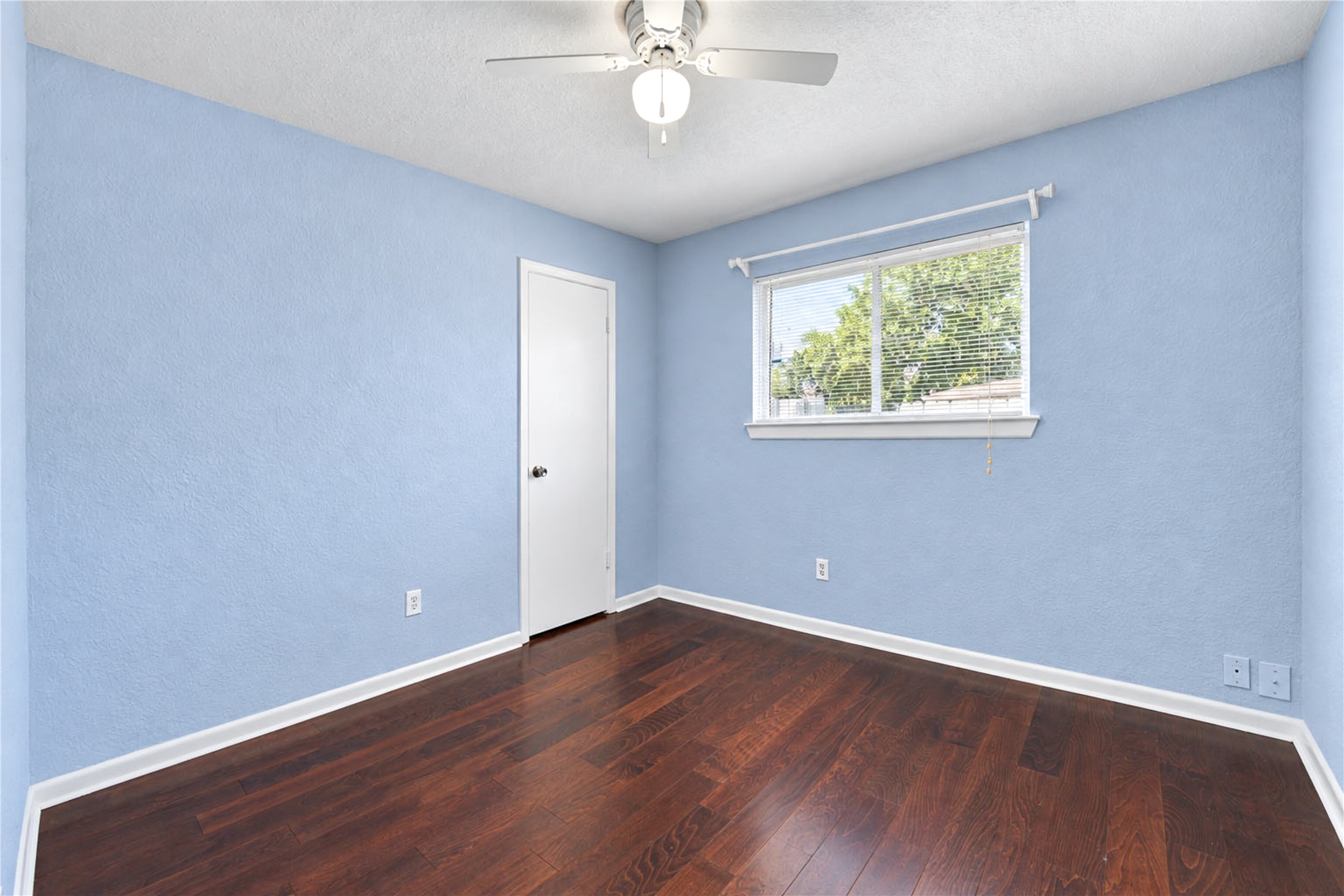 7534 Londres Drive Property Photo 23