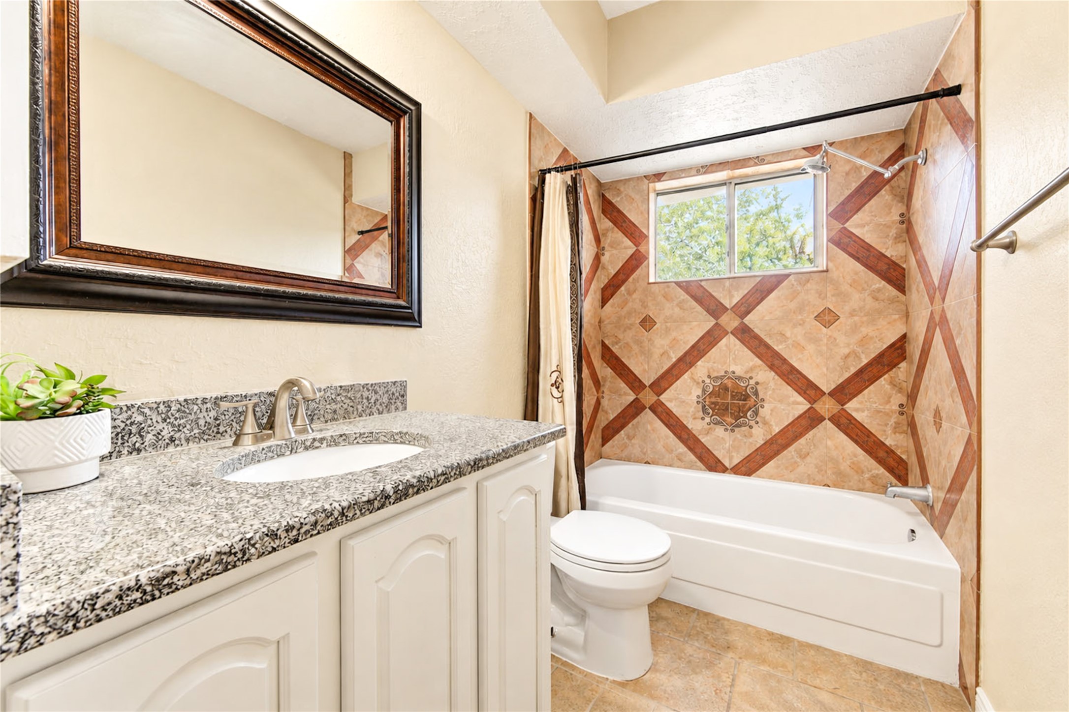 7534 Londres Drive Property Photo 25