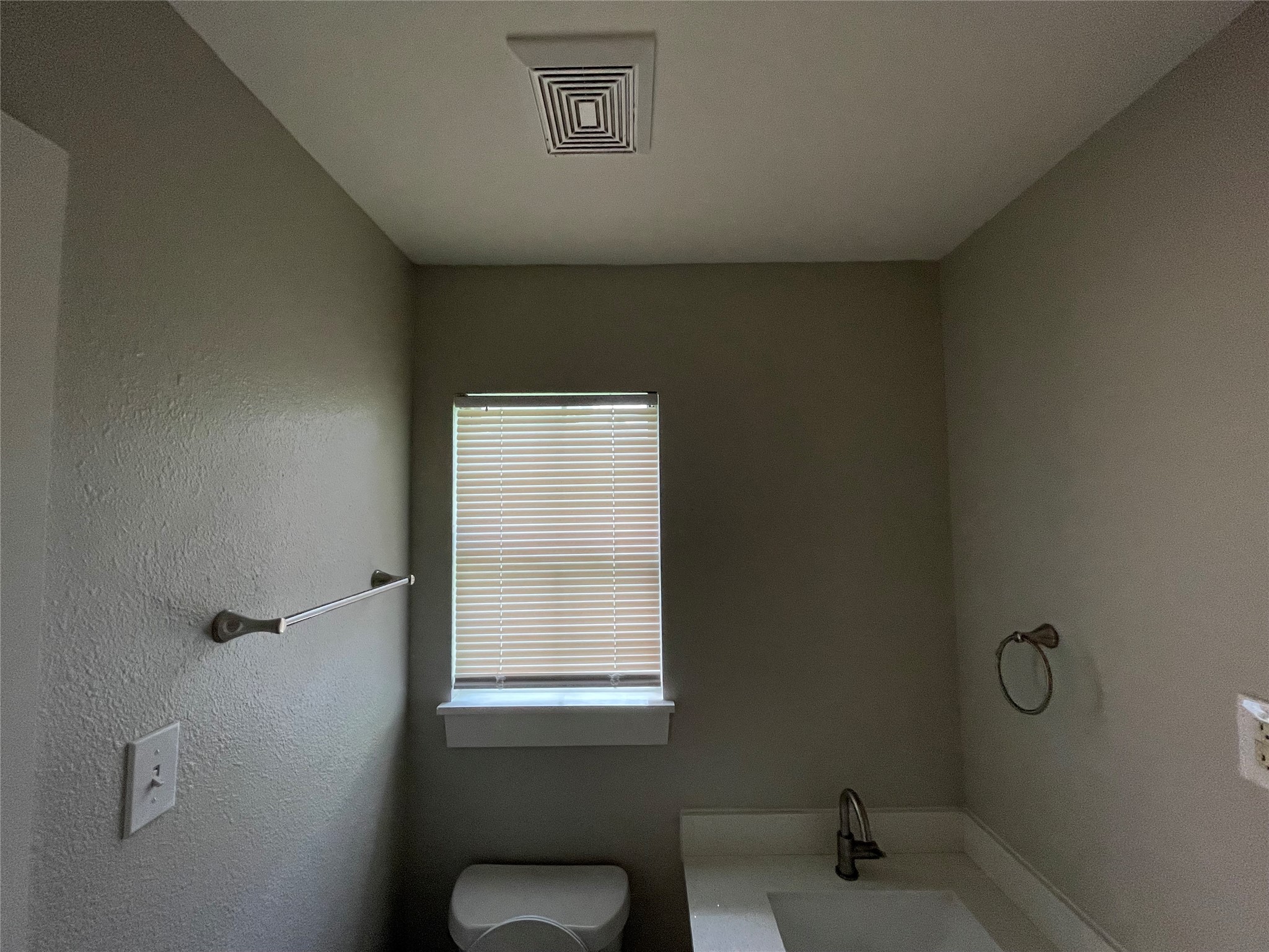 14907 Sage Thrasher Drive Property Photo 4