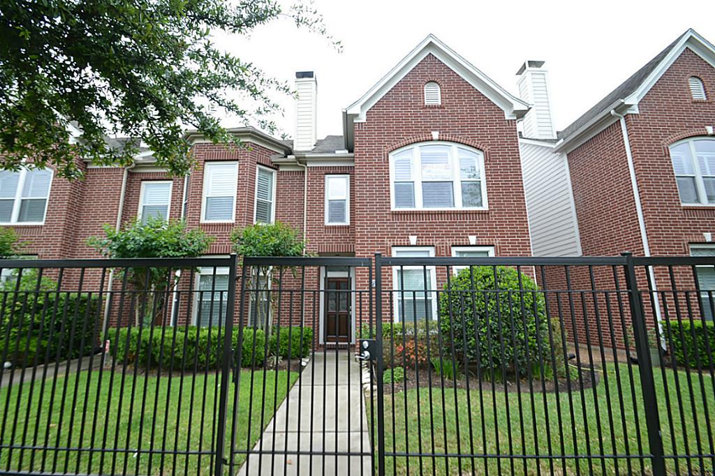 722 Memorial Heights Drive Property Photo 2
