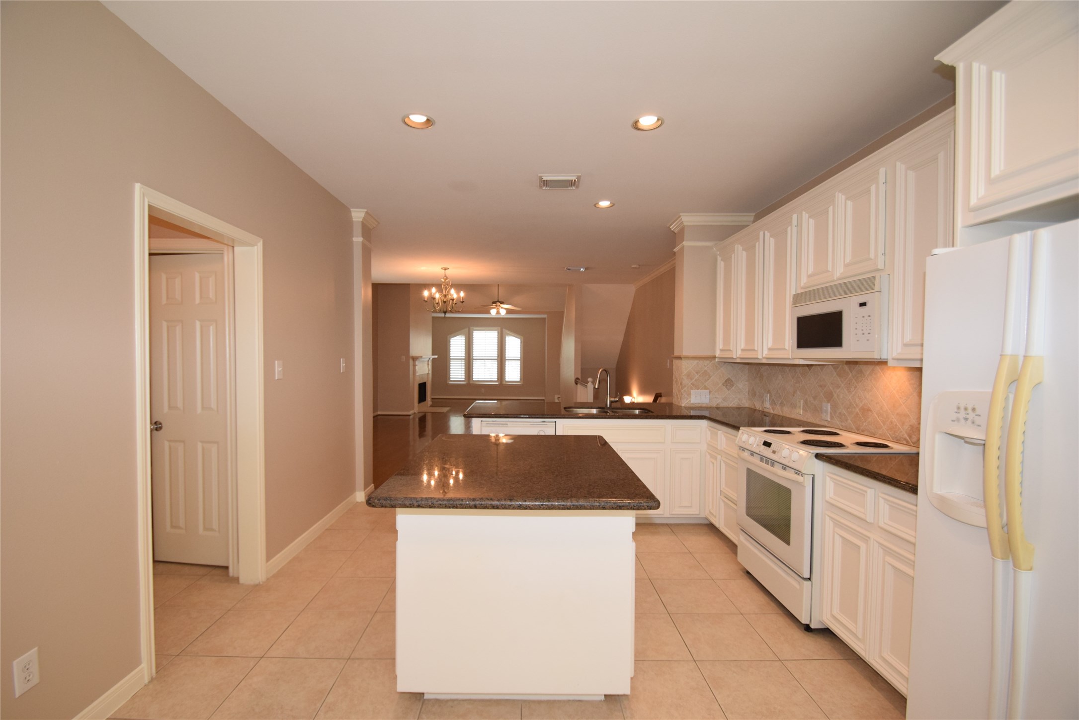 722 Memorial Heights Drive Property Photo 14