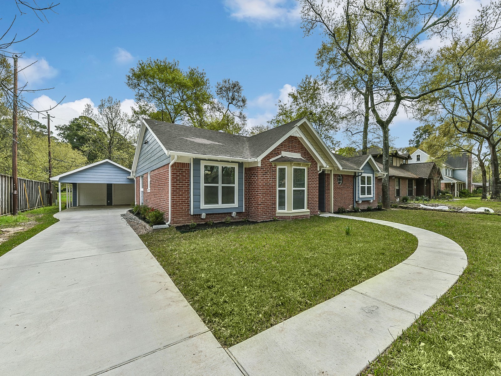 19322 Whitewood Drive Property Photo 1