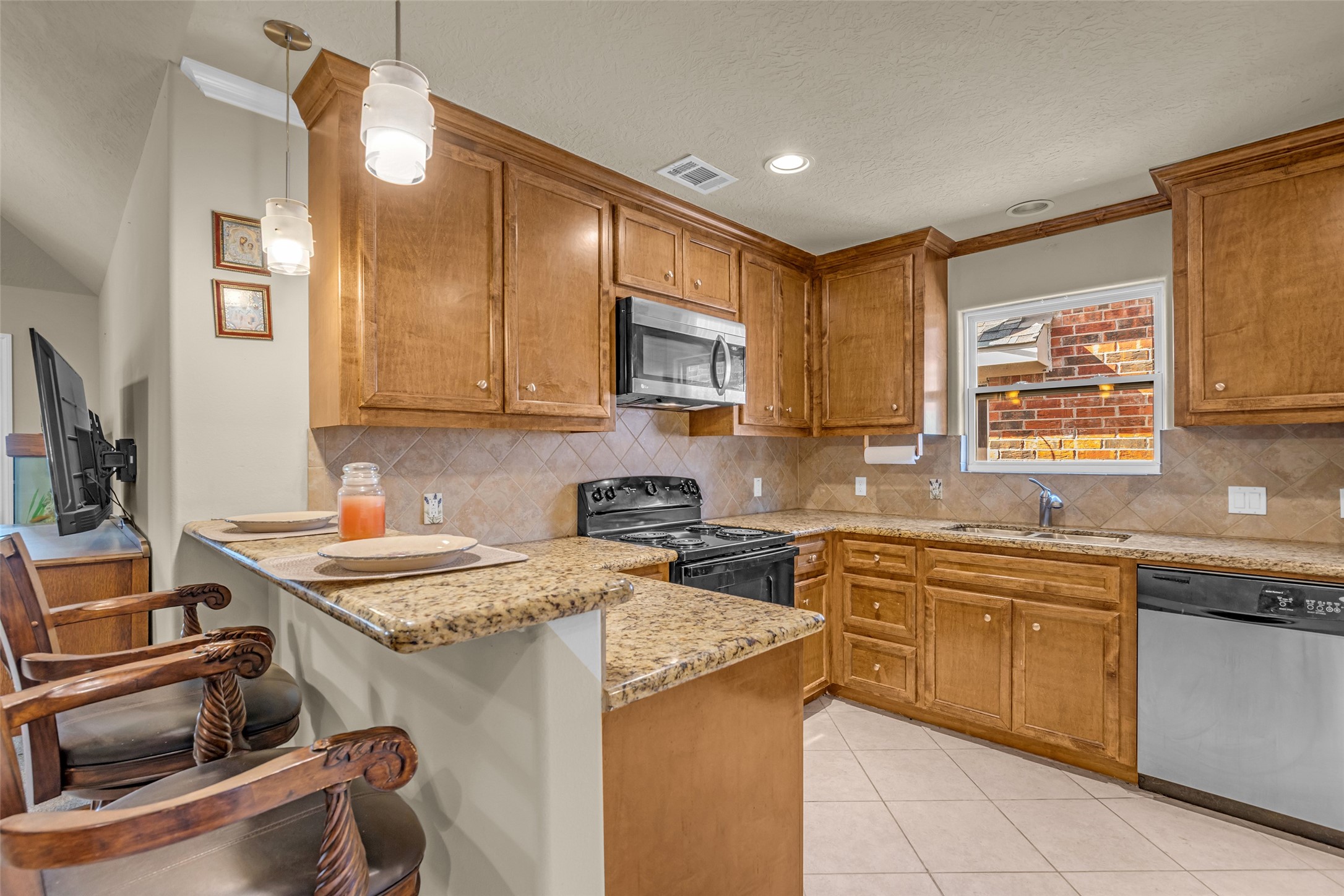 106 Harbour Town Way Property Photo 4