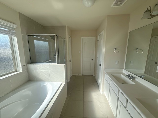 15223 Yellowstone Lake Drive Property Photo 8