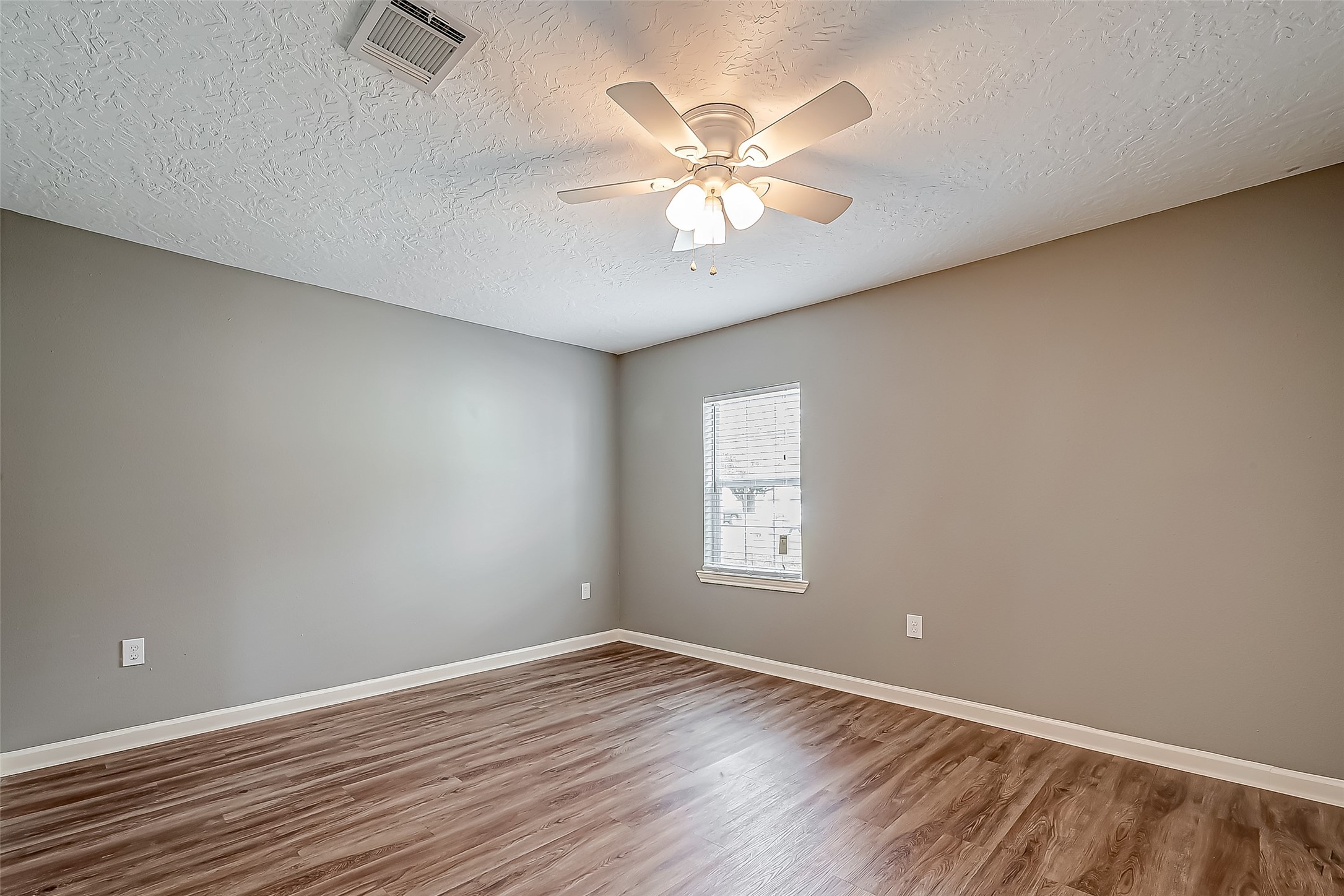 1513 George Street Property Photo 27