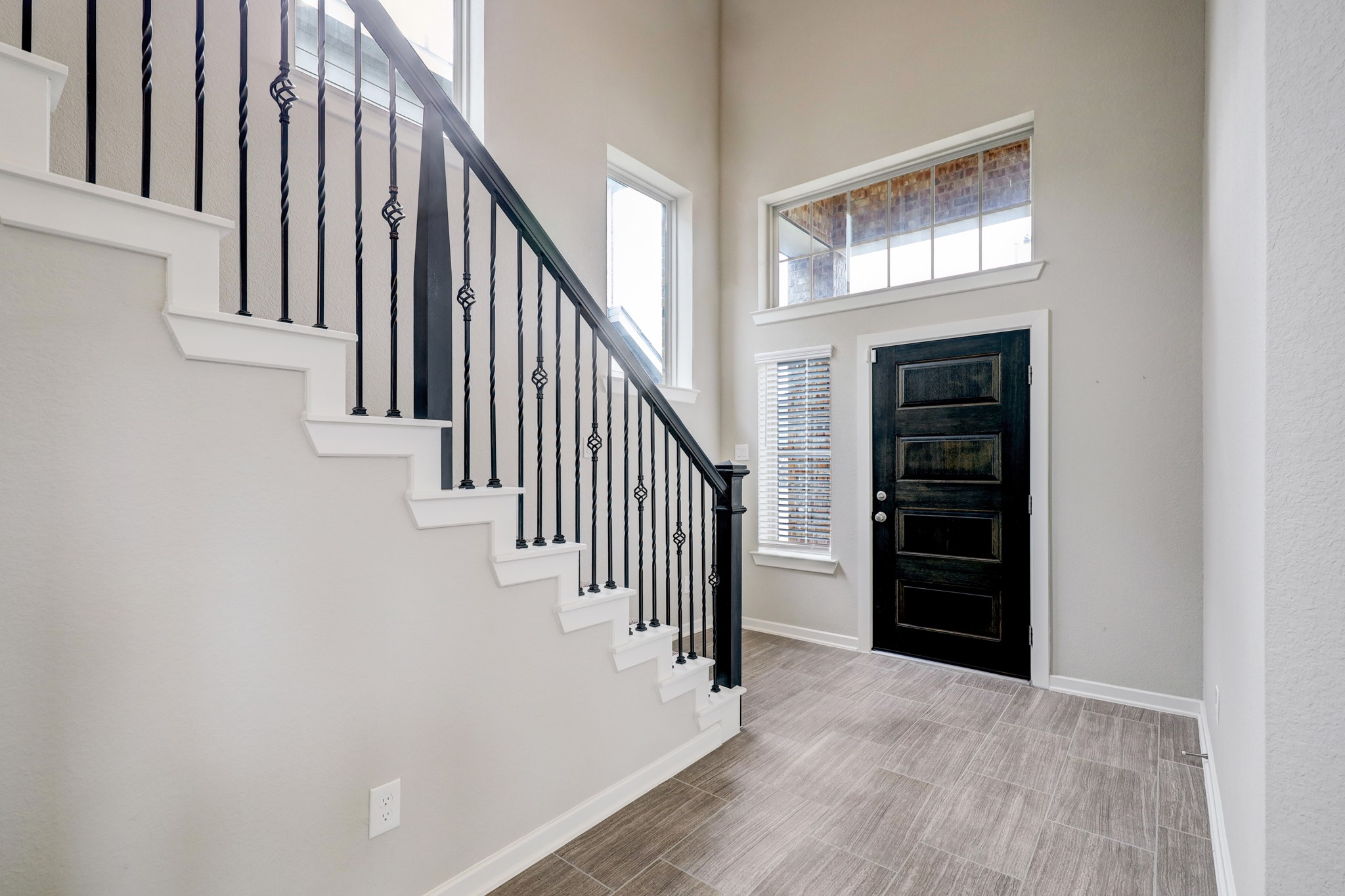 29821 Dovetail Bluff Lane Property Photo 4