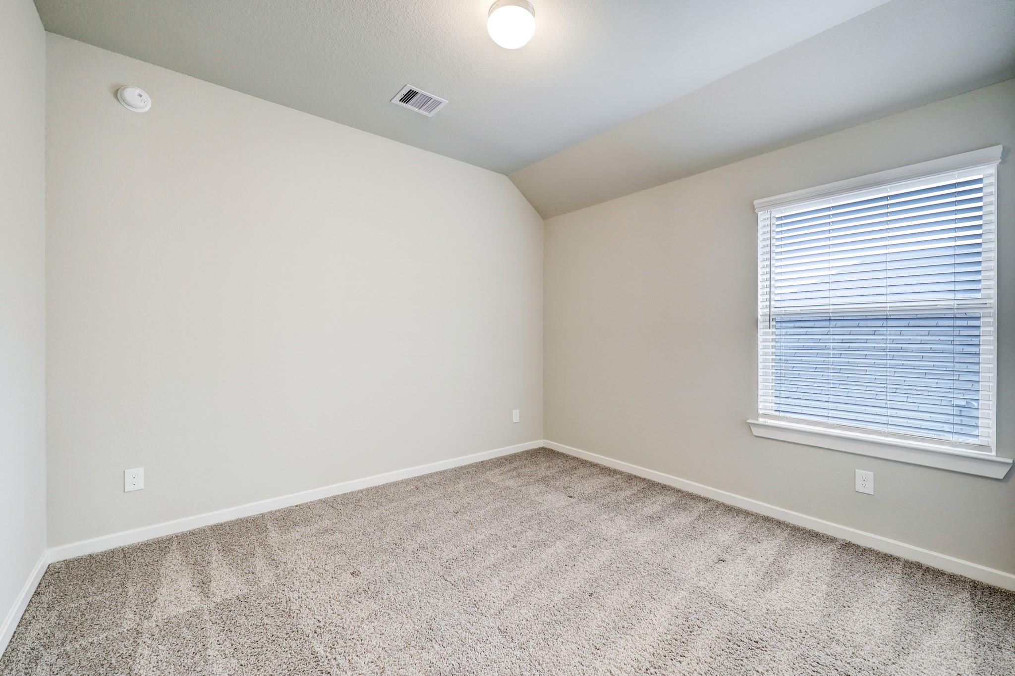 29821 Dovetail Bluff Lane Property Photo 26