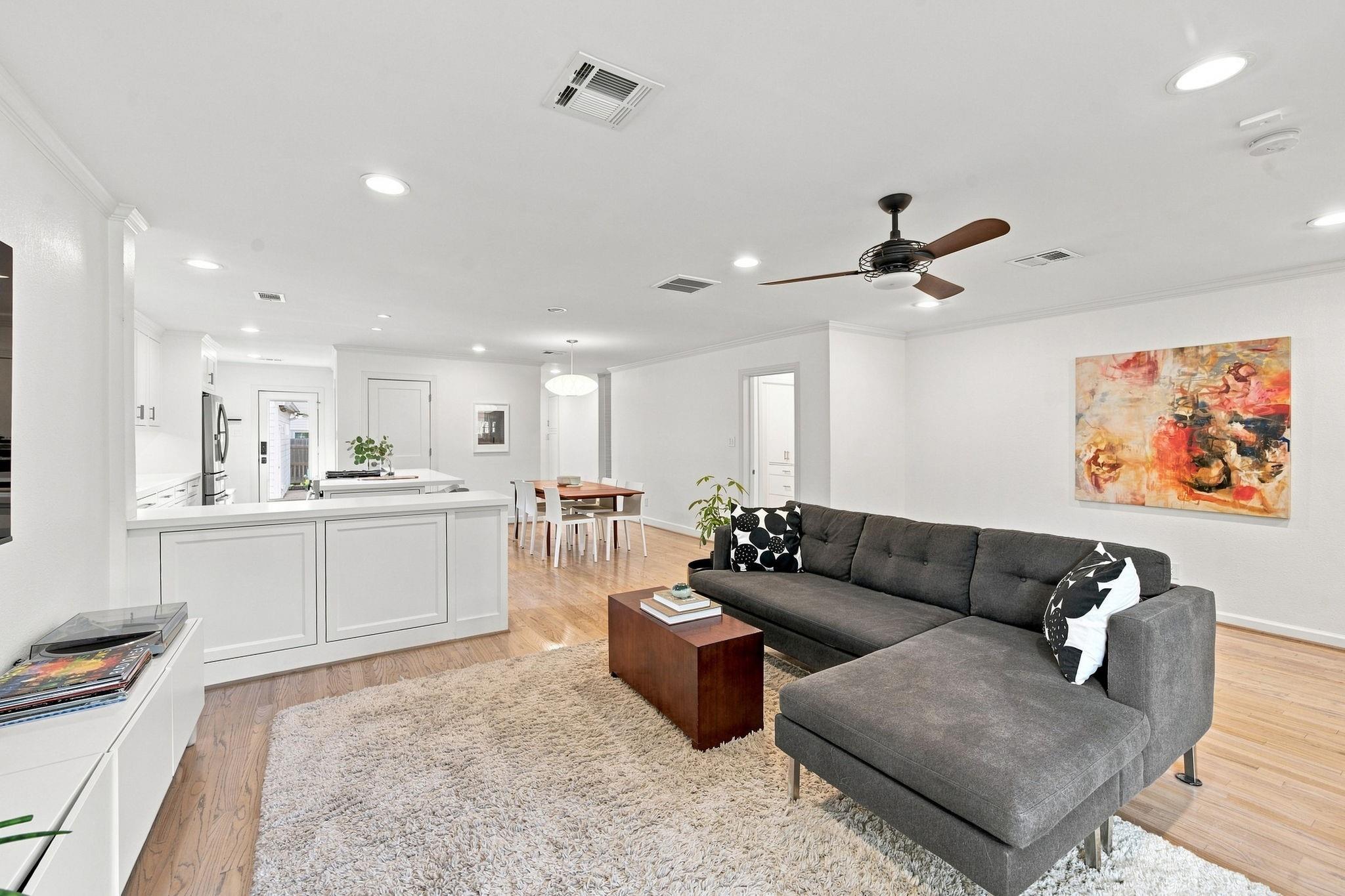 742 W 42nd Street Property Photo 10