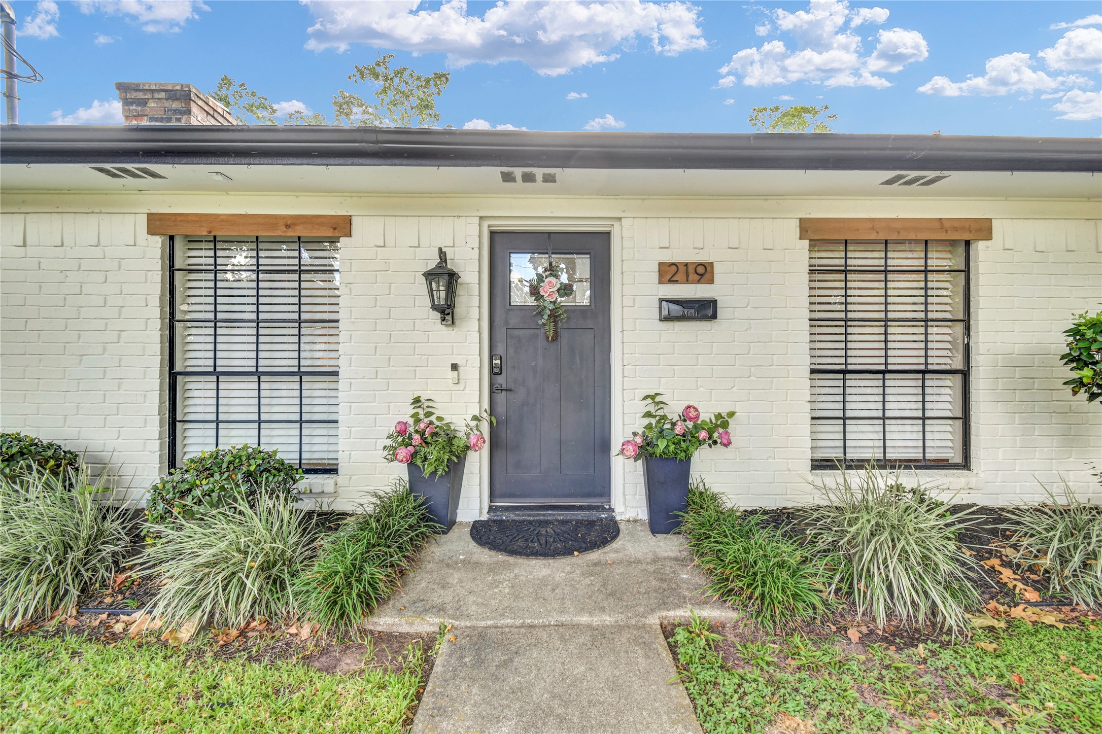 219 S Shanks Street Property Photo 3