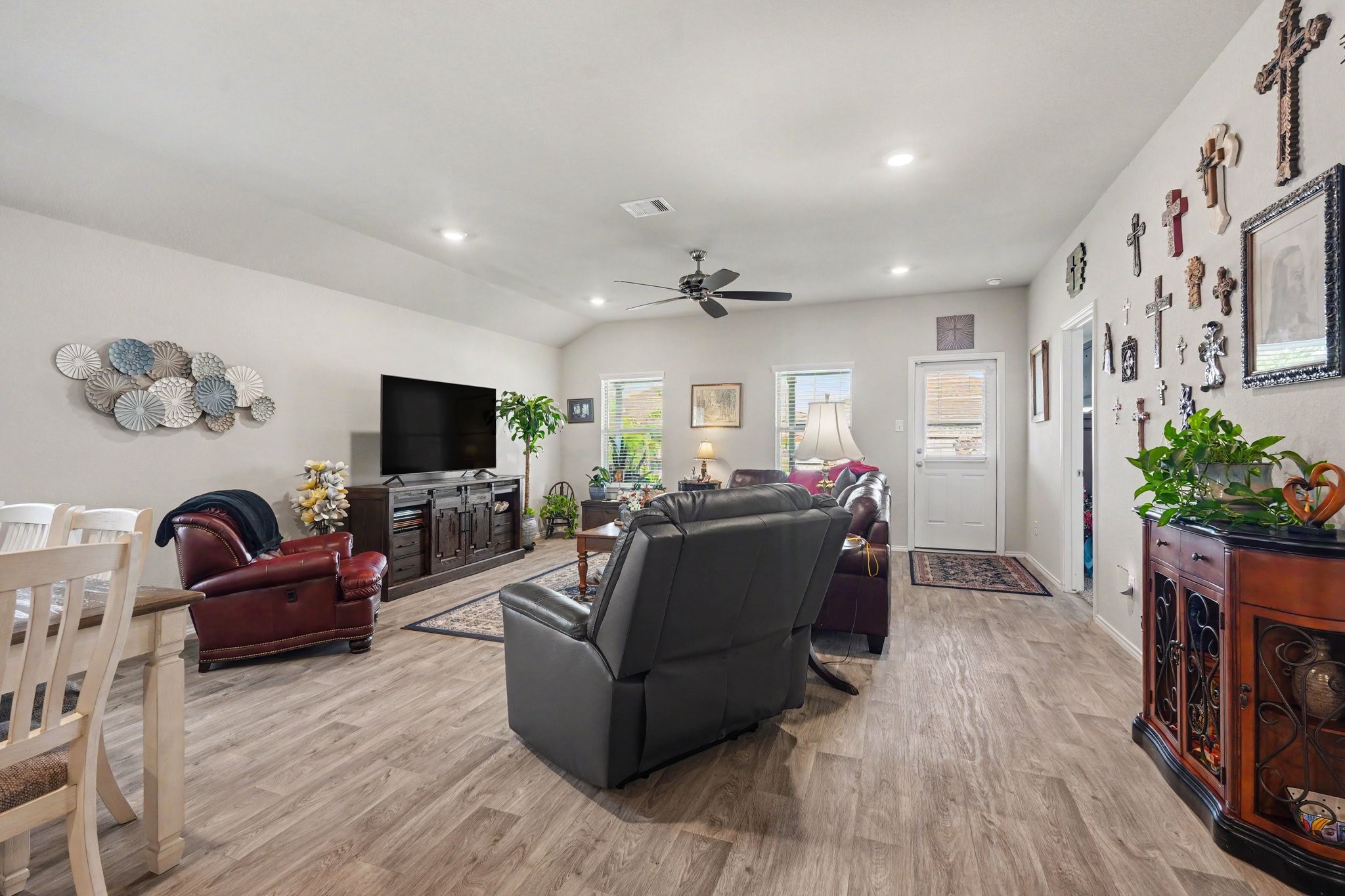 2403 Divot Lane Property Photo 10