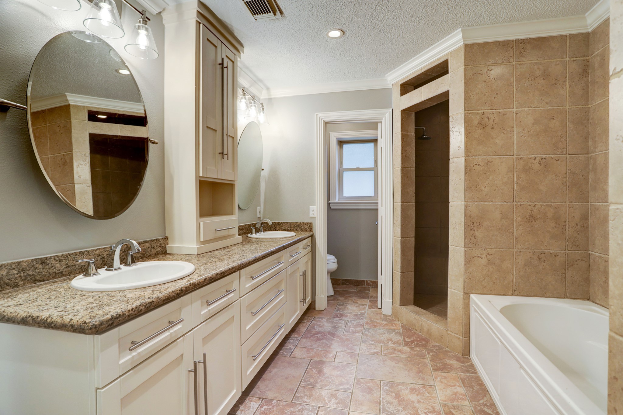 811 Castle Hill Trail Property Photo 20