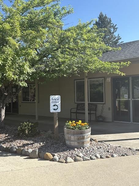 800 Jasper Pl Property Photo 3