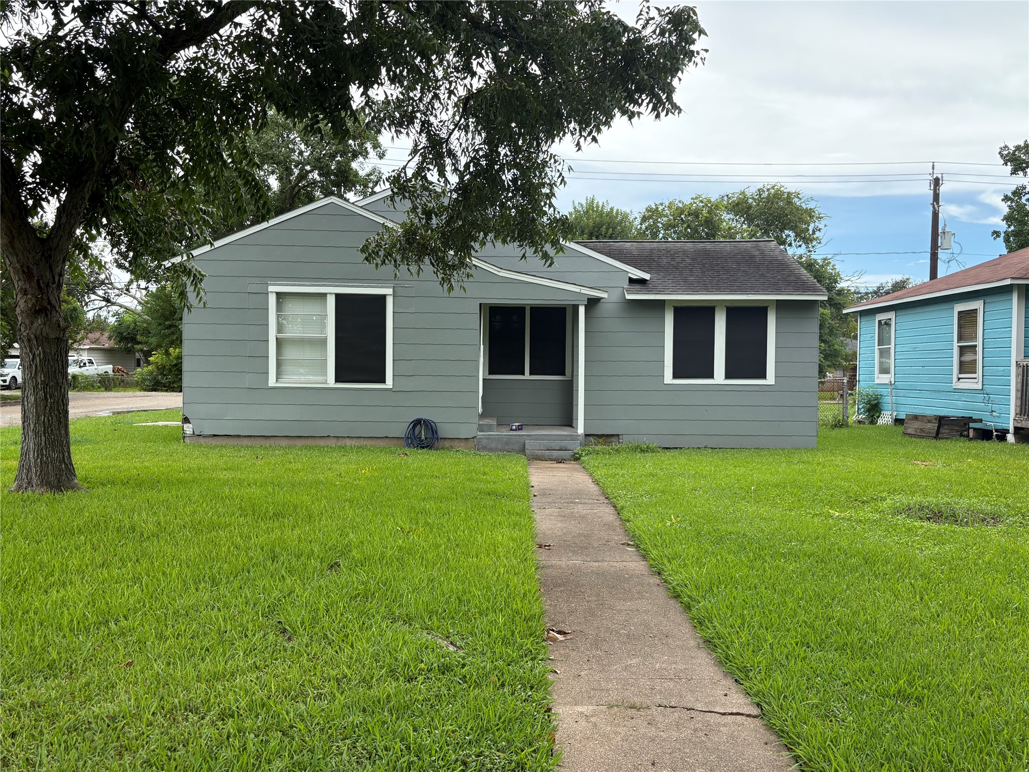 1603 W 8th Street Property Photo 2