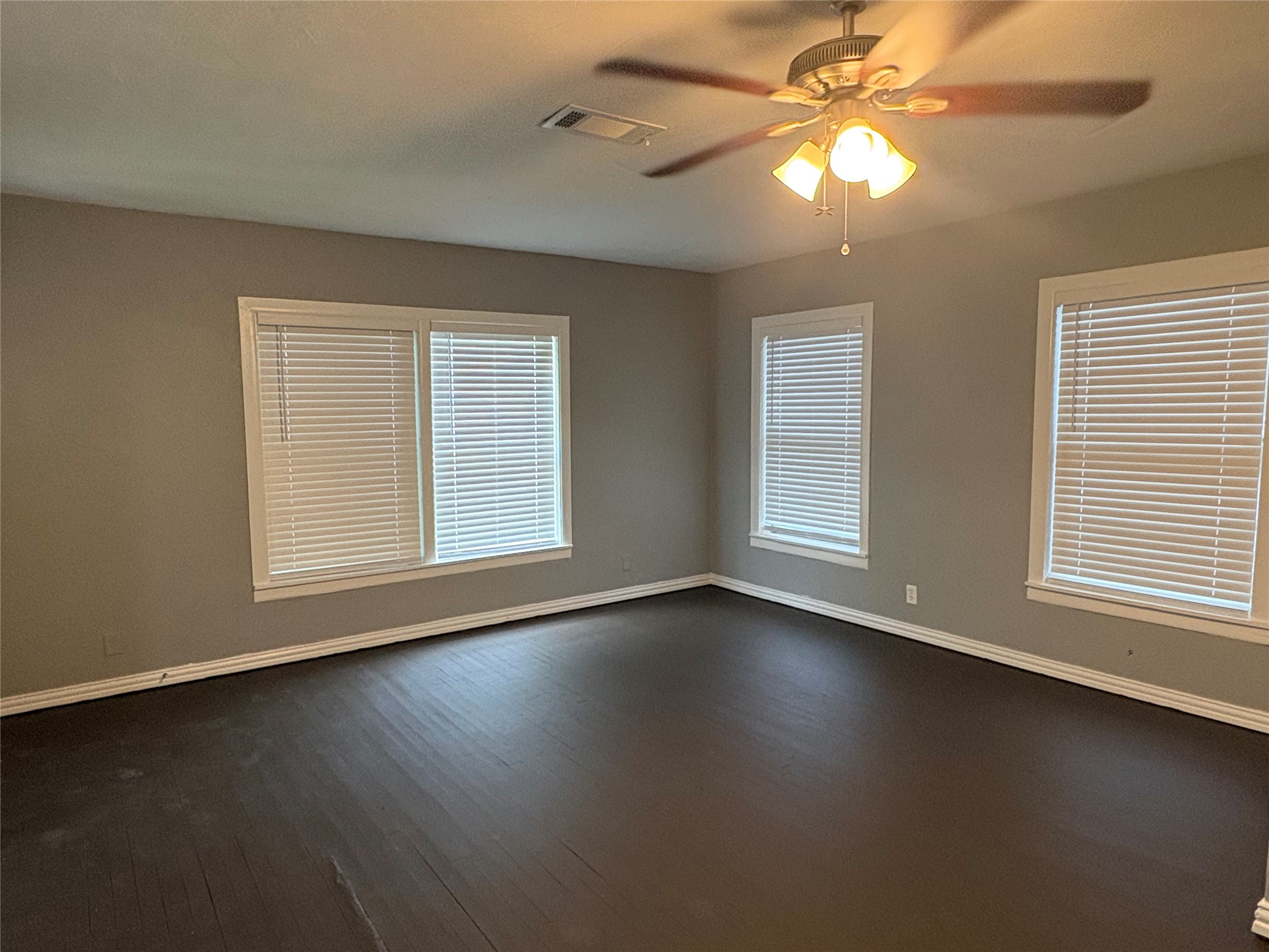 1603 W 8th Street Property Photo 8
