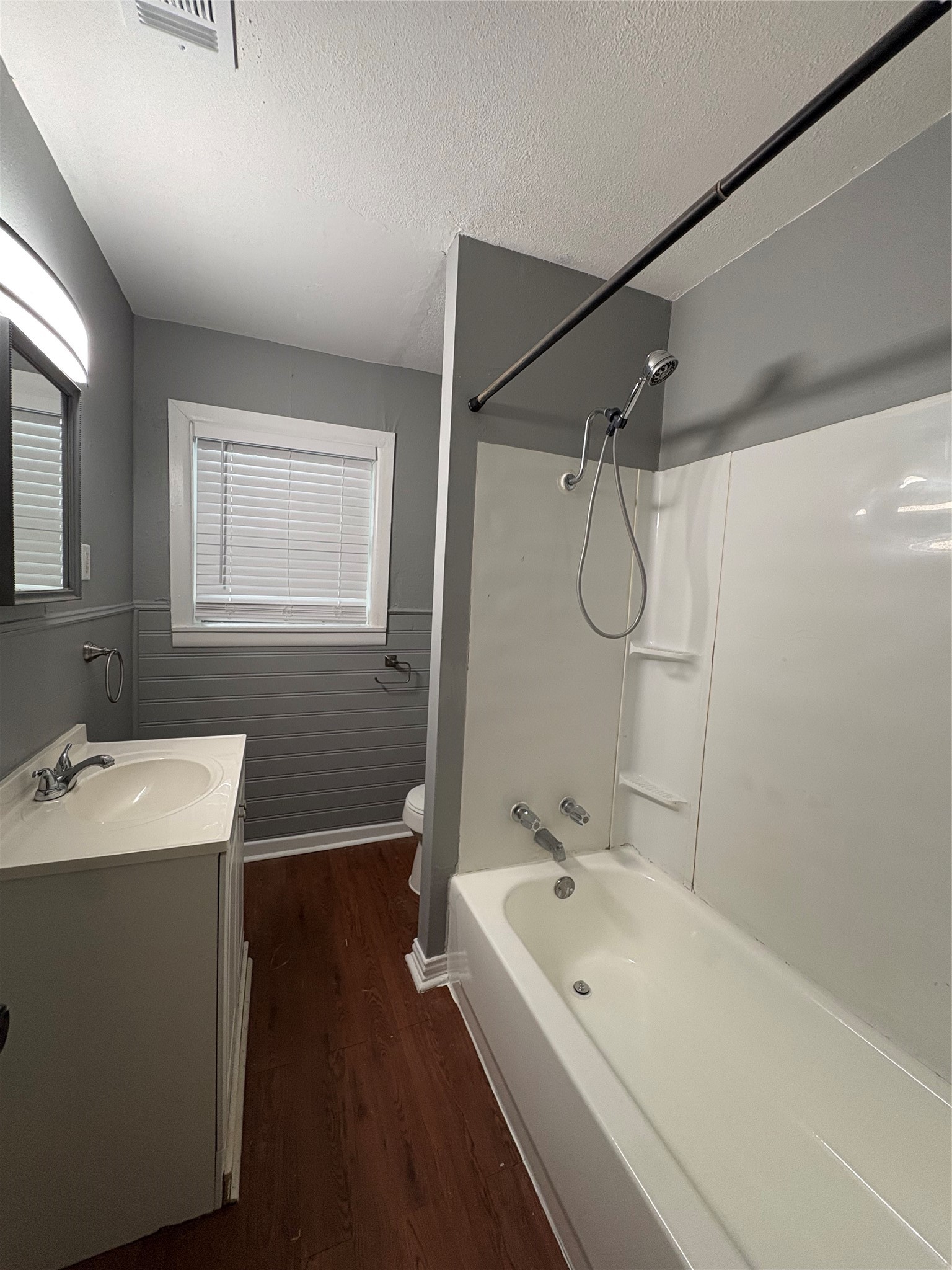 1603 W 8th Street Property Photo 9