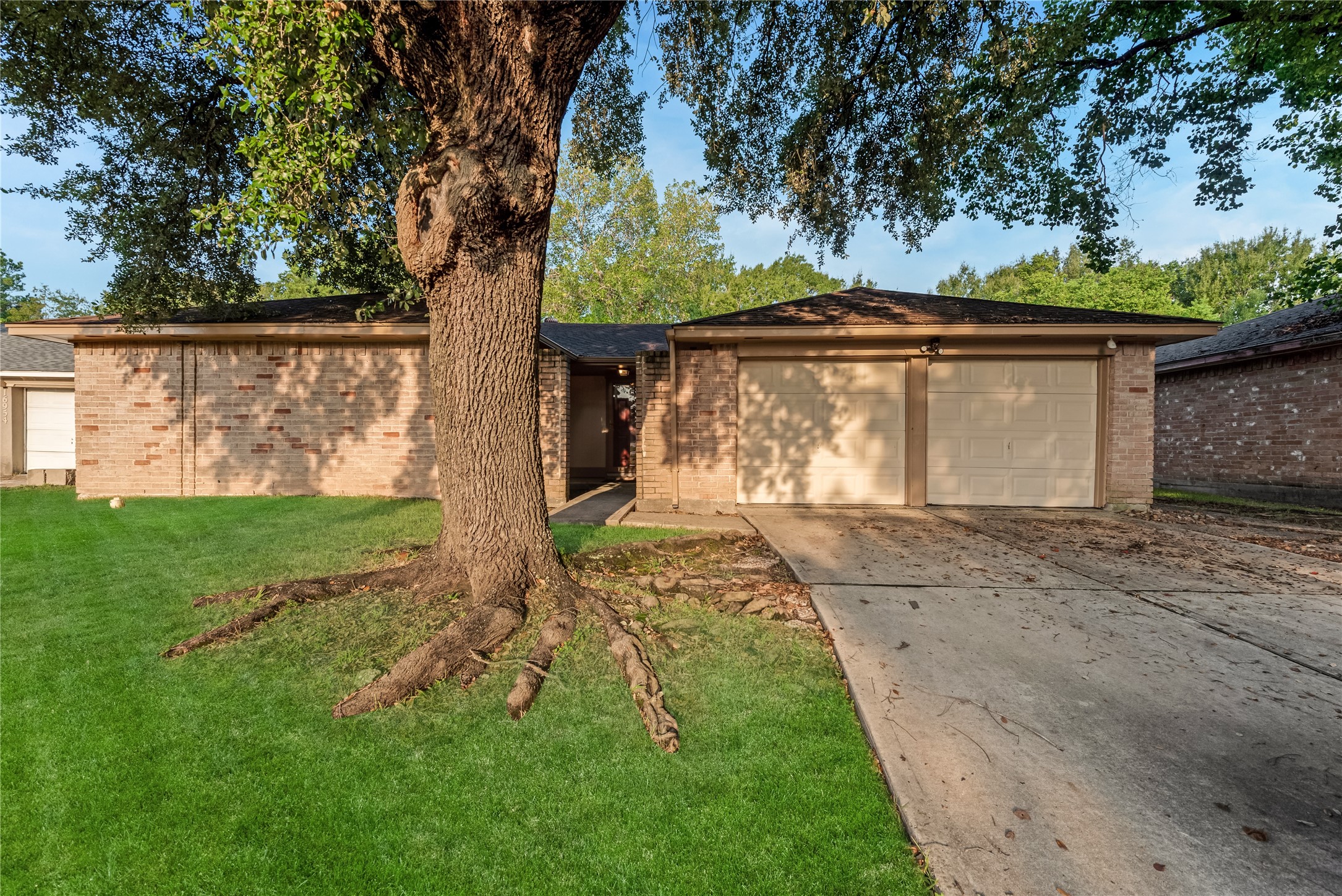 16950 Gleneagle Drive N Property Photo 1