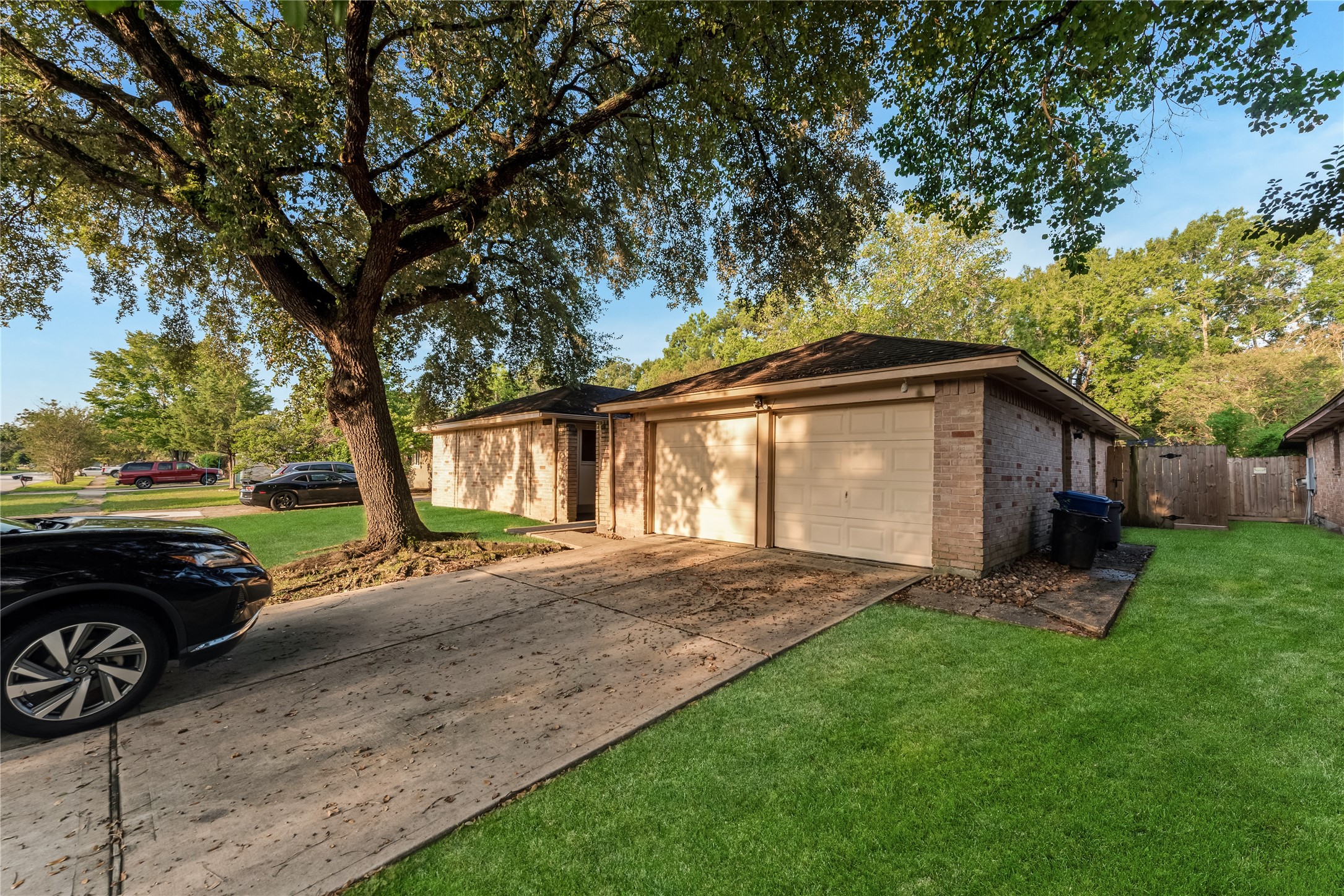 16950 Gleneagle Drive N Property Photo 2