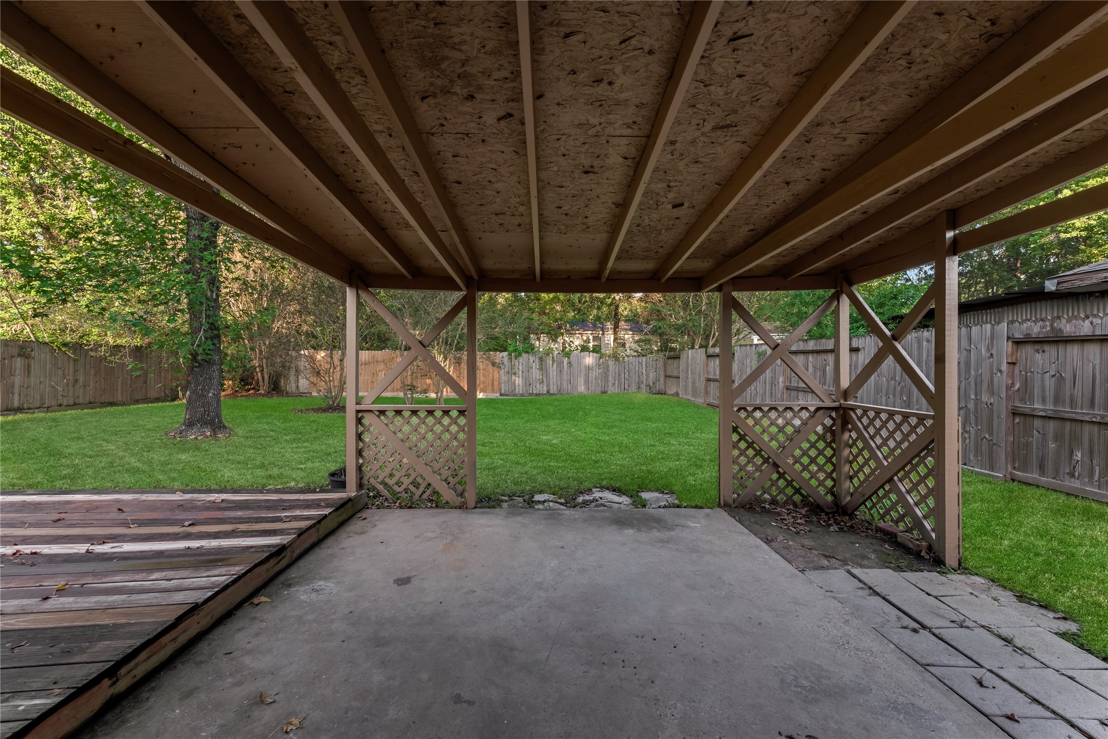 16950 Gleneagle Drive N Property Photo 6