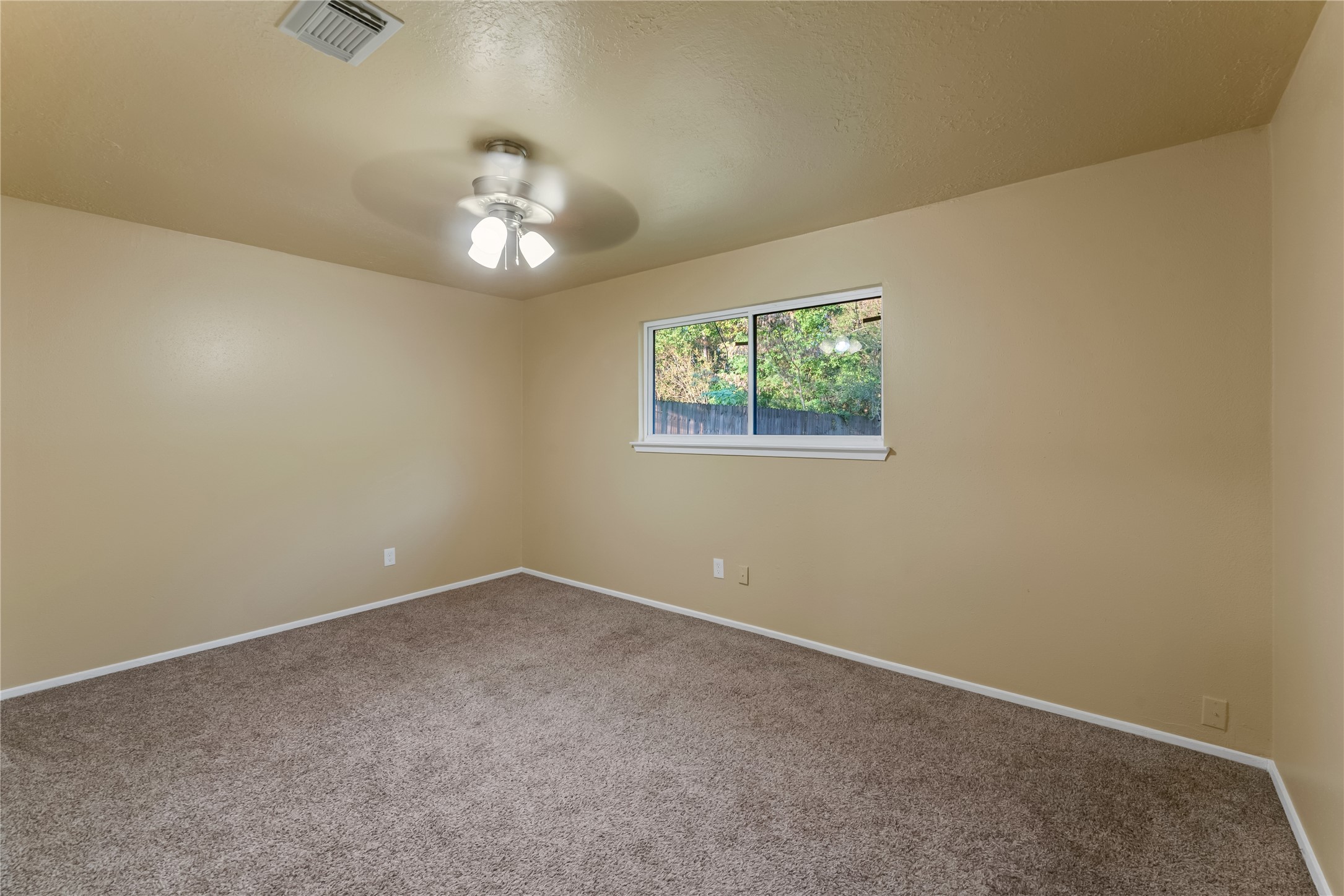 16950 Gleneagle Drive N Property Photo 23