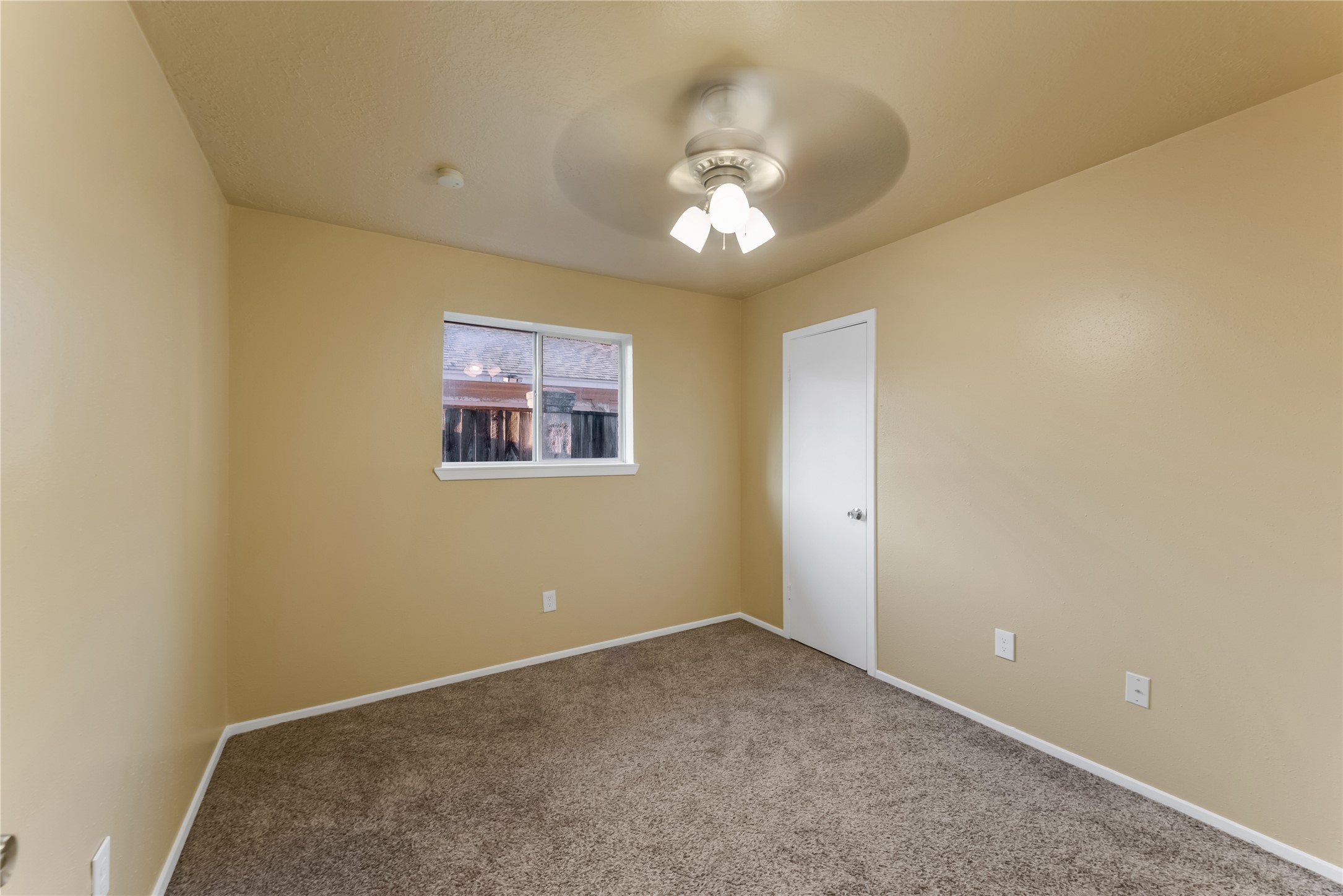 16950 Gleneagle Drive N Property Photo 25
