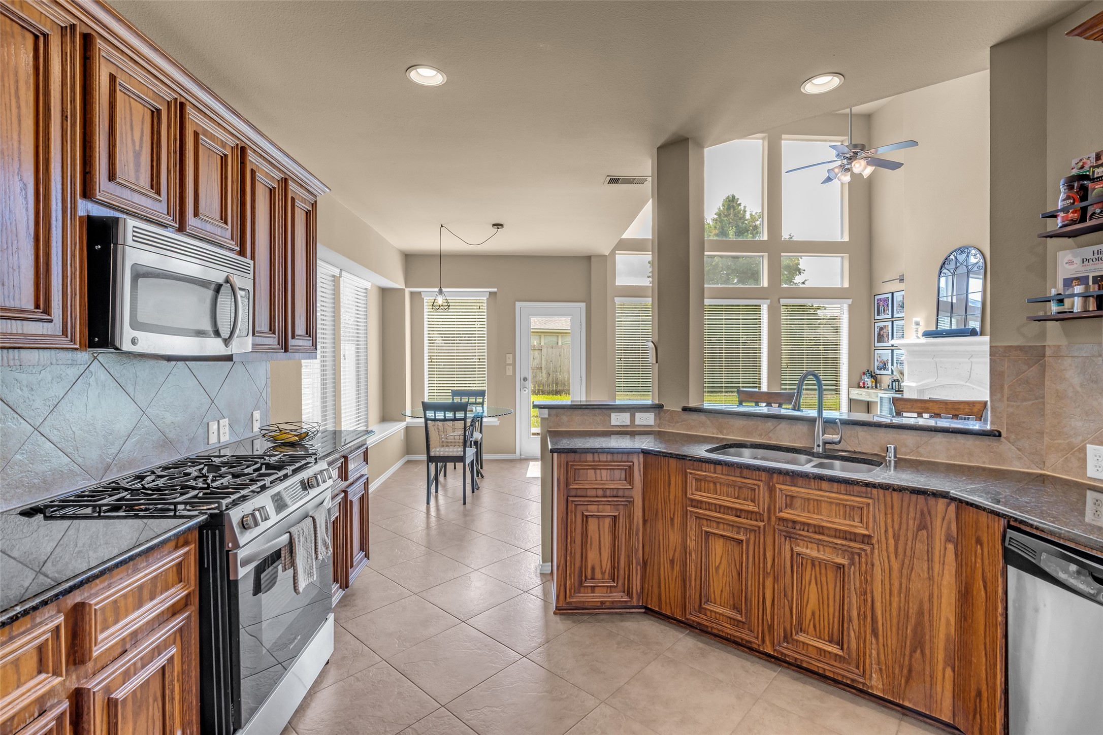 2807 Arbor Brook Lane Property Photo 14