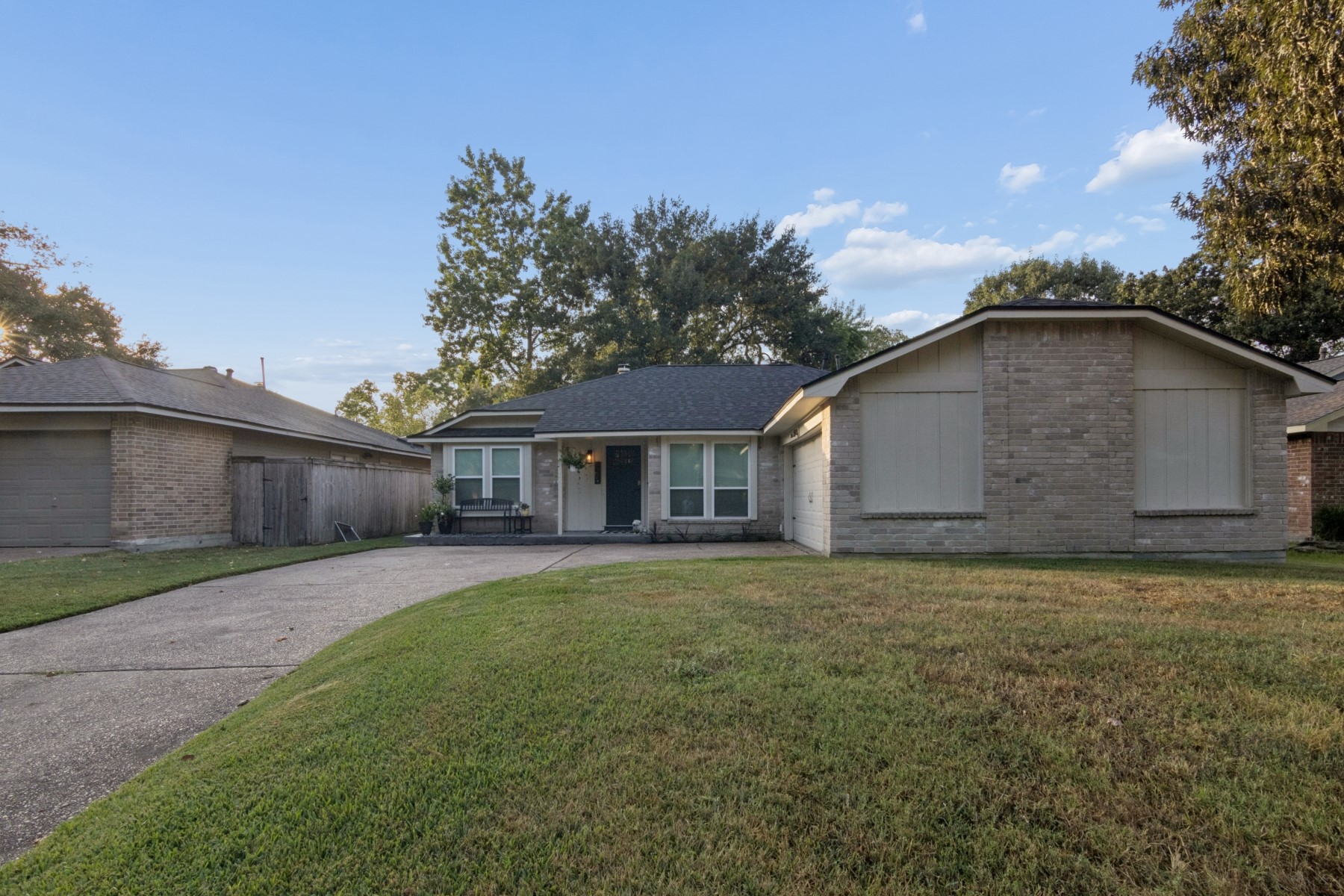 2903 Parkwood Manor Drive Property Photo 3