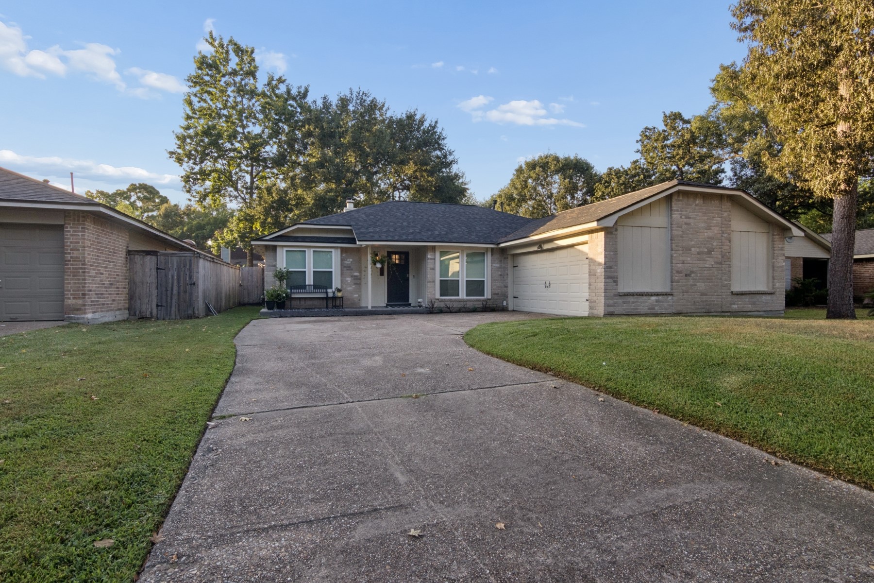 2903 Parkwood Manor Drive Property Photo 4