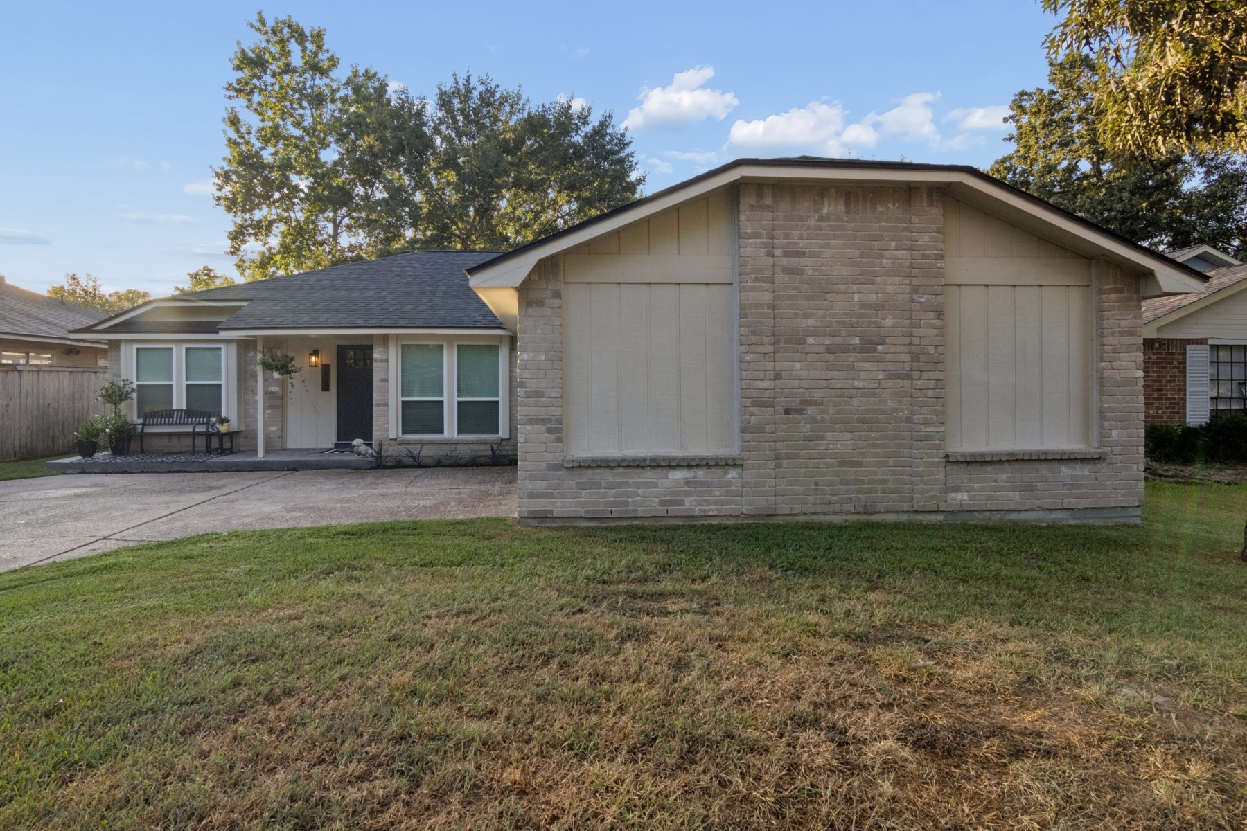2903 Parkwood Manor Drive Property Photo 5