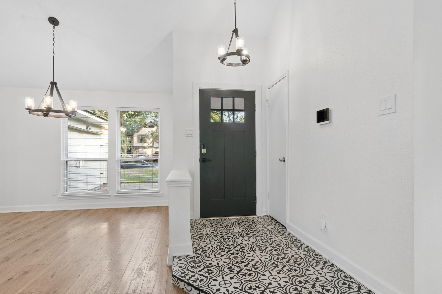 2903 Parkwood Manor Drive Property Photo 7
